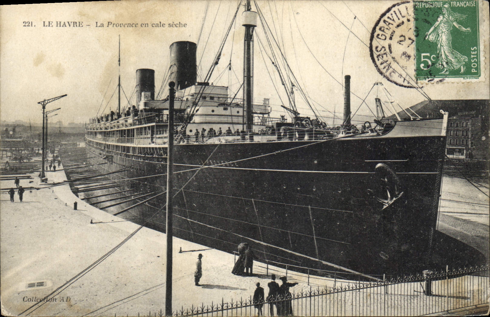 CPA Bateau Paquebot Le Havre La Provence en cale seche