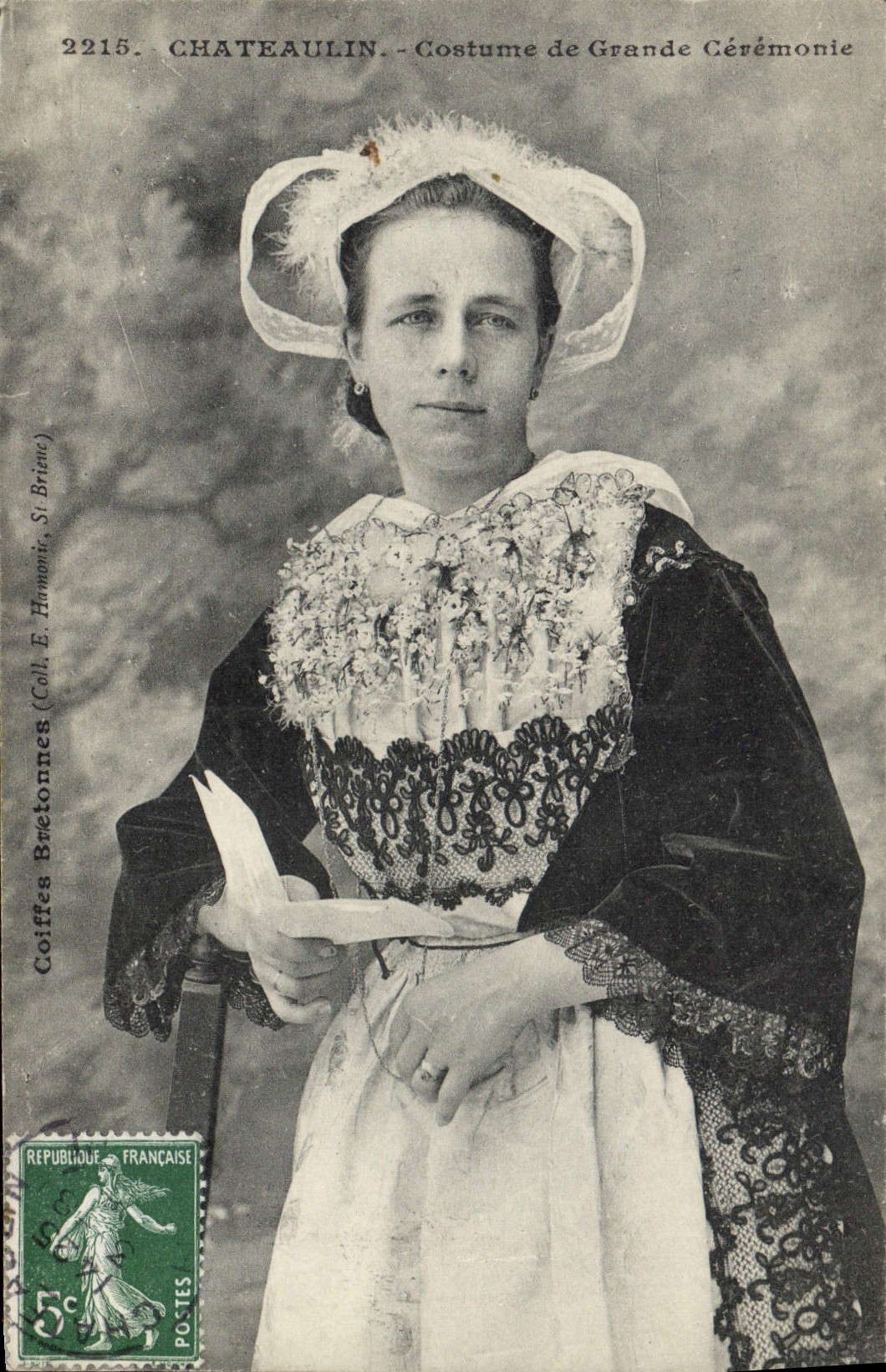 CPA Folklore Chateaulin Costume de Grande ceremonie 