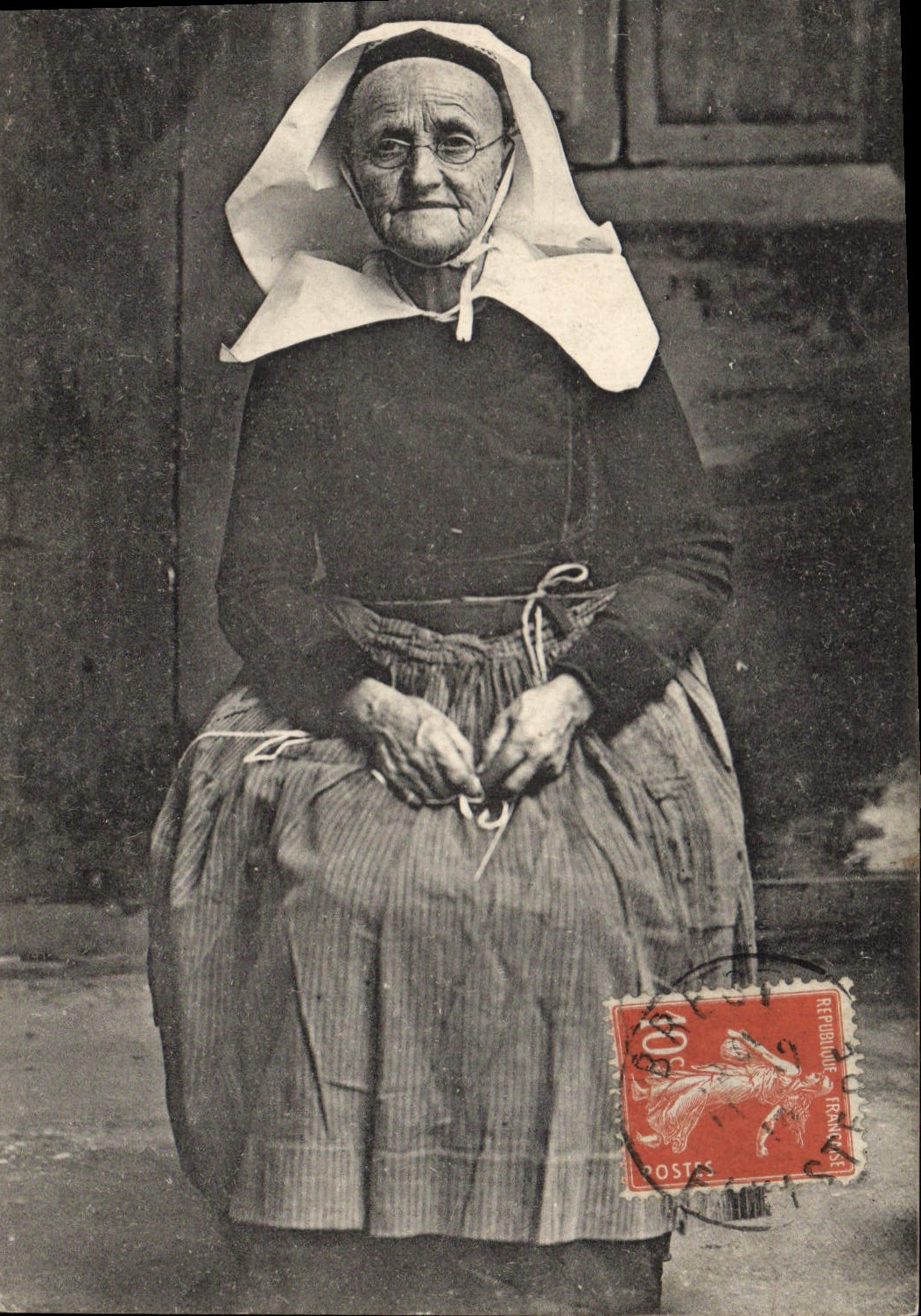 CPA Folklore Coiffe de vieille bretonne