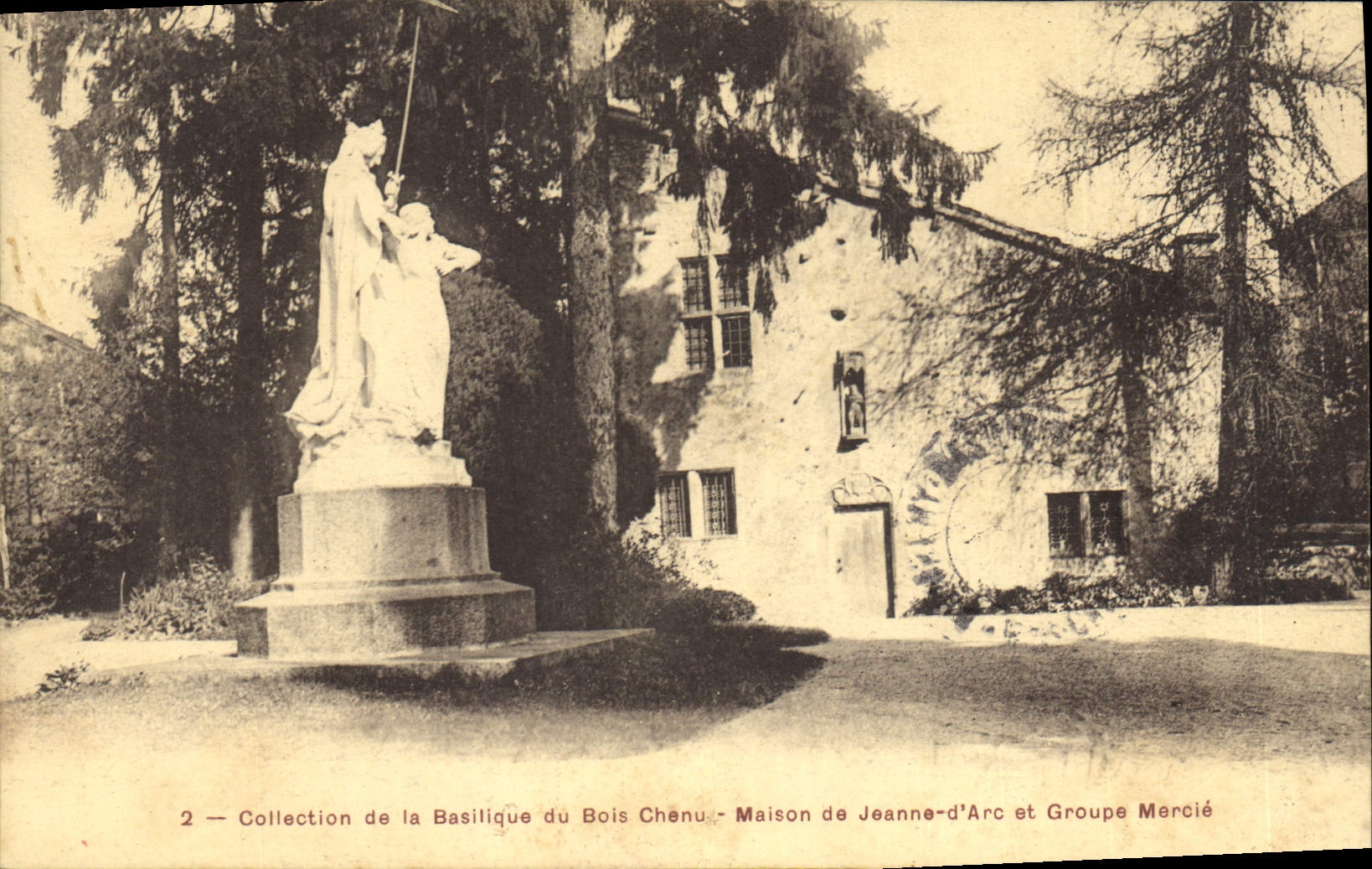 CPA Basilique du Bois Chenu Maison de Jeanne d'Arc et Groupe Mercie