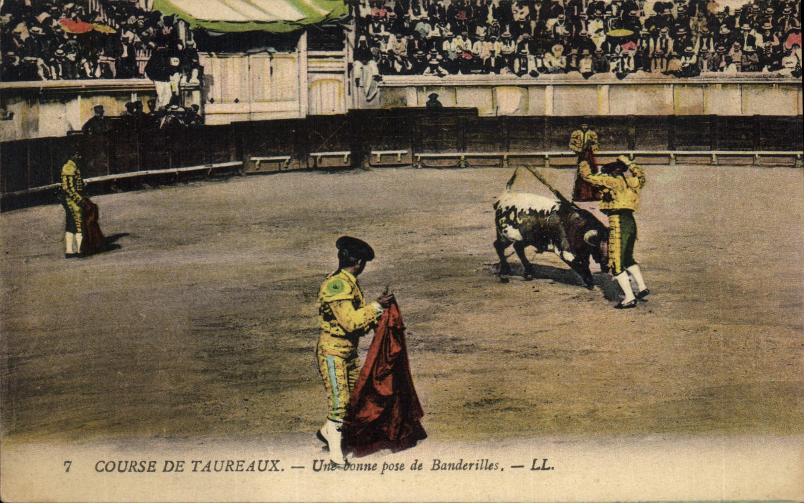 CPA Corrida Course de taureaux Une bonne pose de banderilles