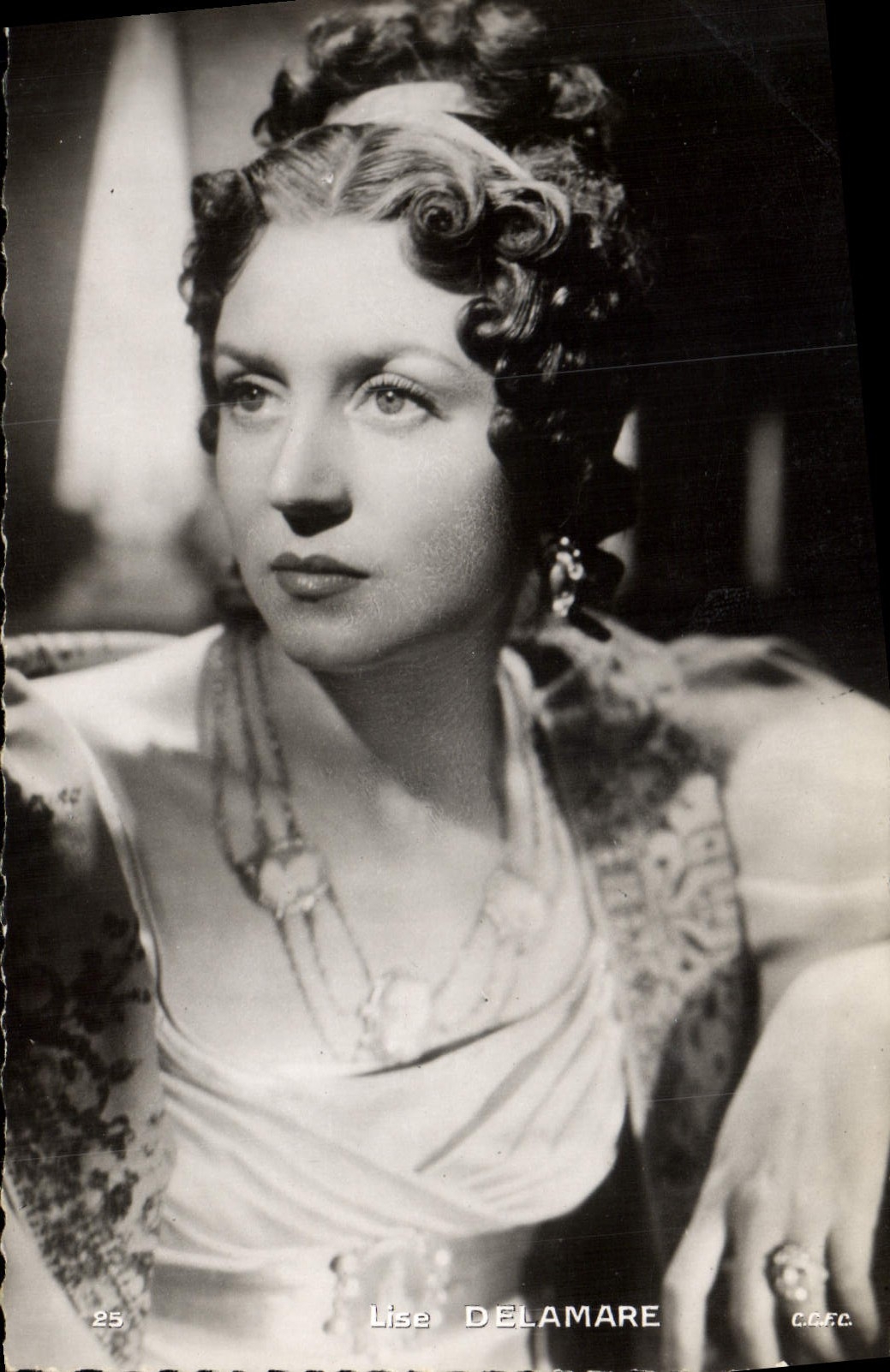 Modern Postcard Cinema LISA Delamare