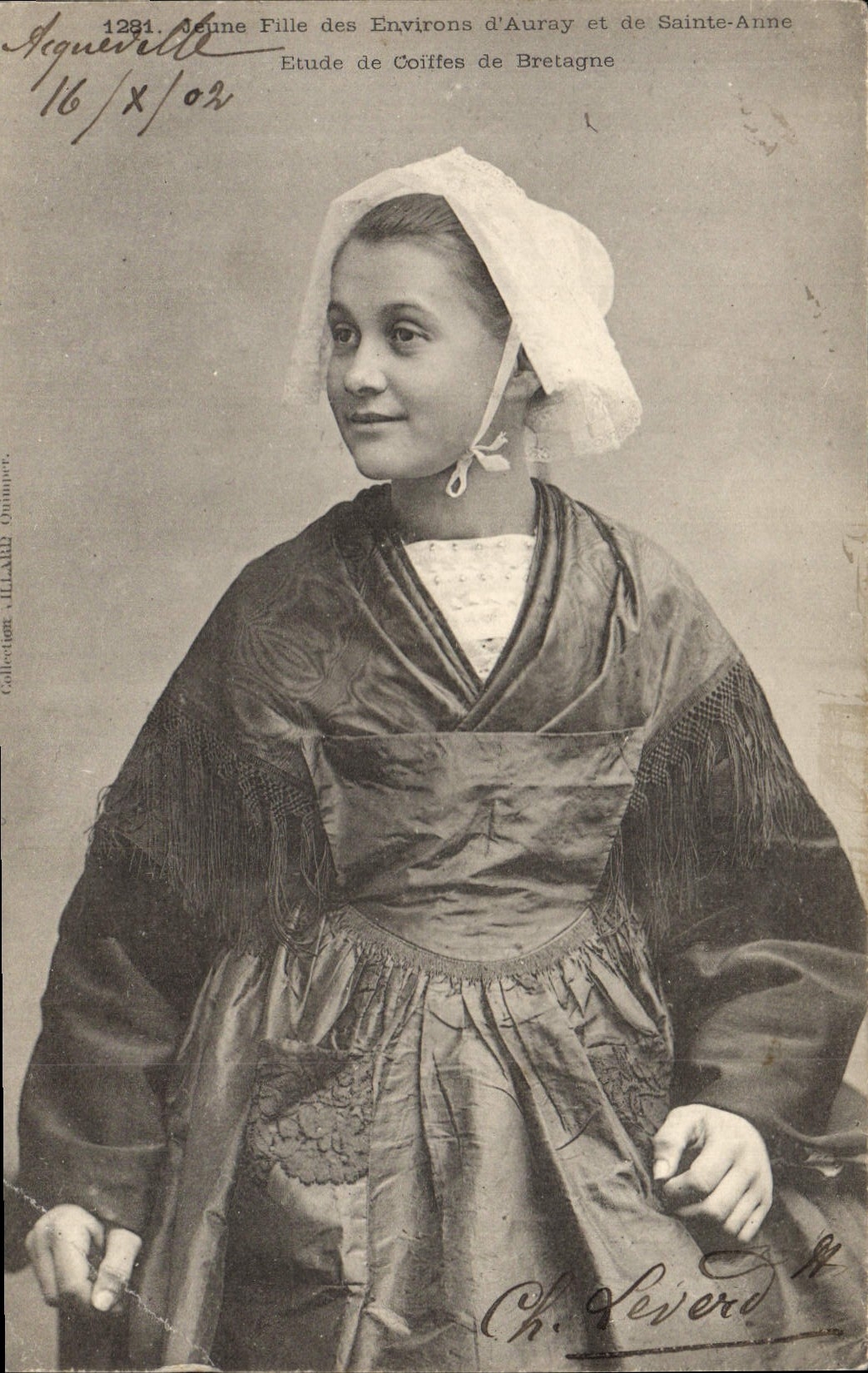 Postal Folclore Muchacha de los alrededores de Auray y Santo Ana