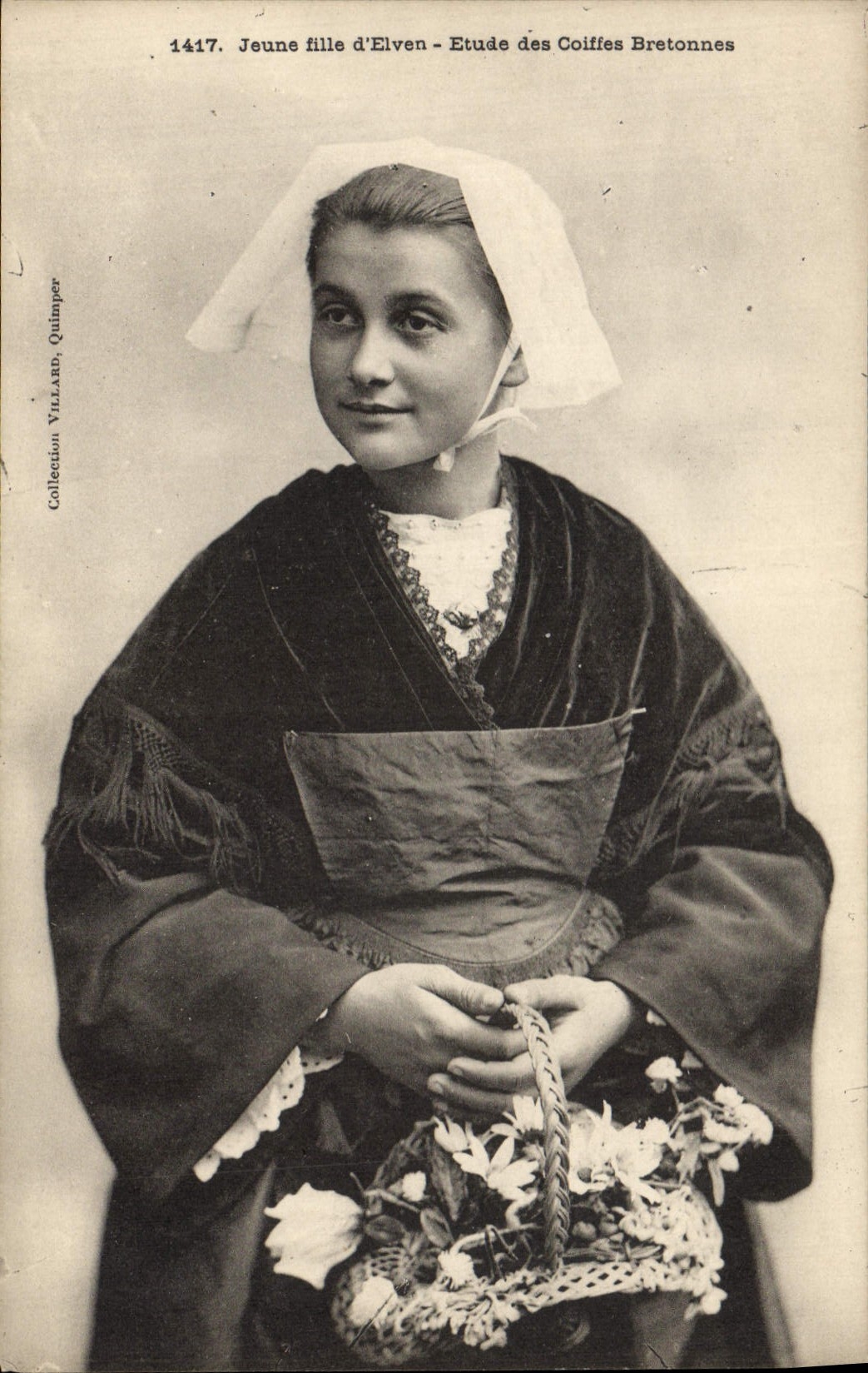 CPA Folklore Jeune fille d'Elven 