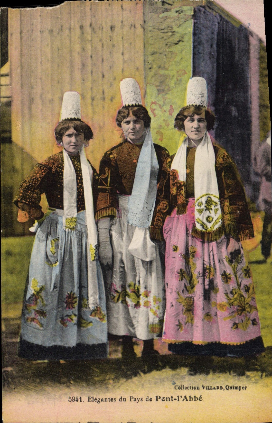 CPA Folklore Elegantes de Pont L'Abbe 