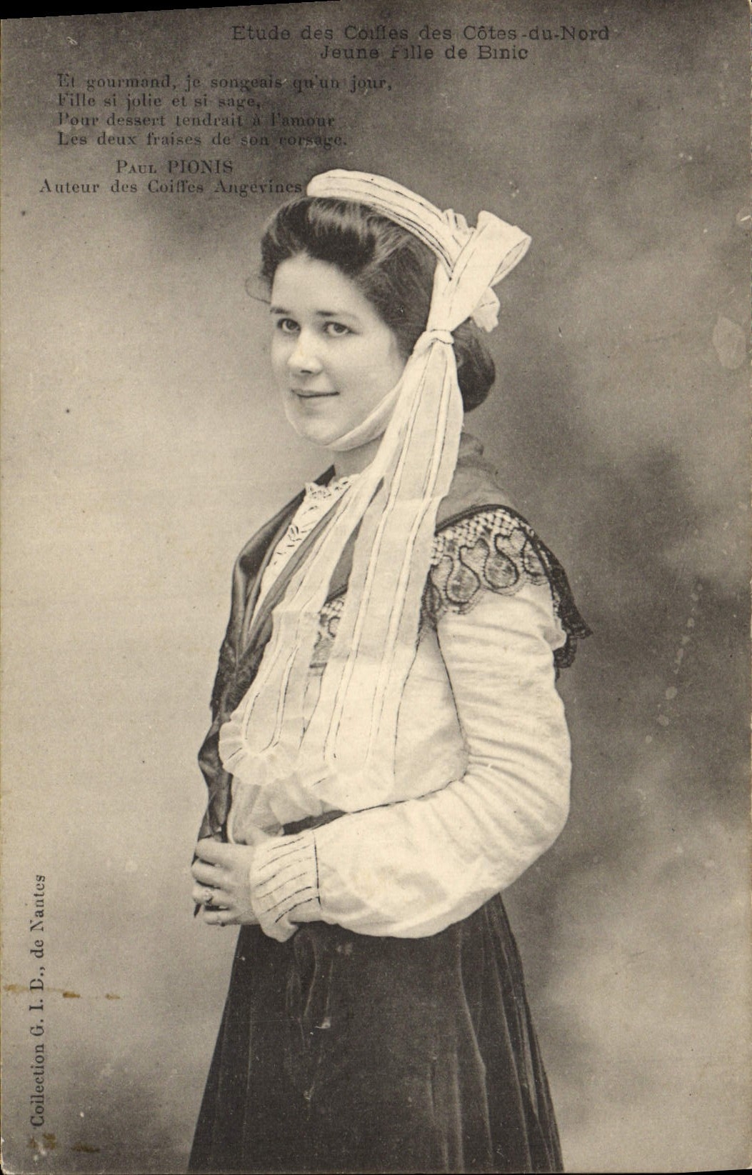 CPA Folklore Jeune fille de Bicnic 