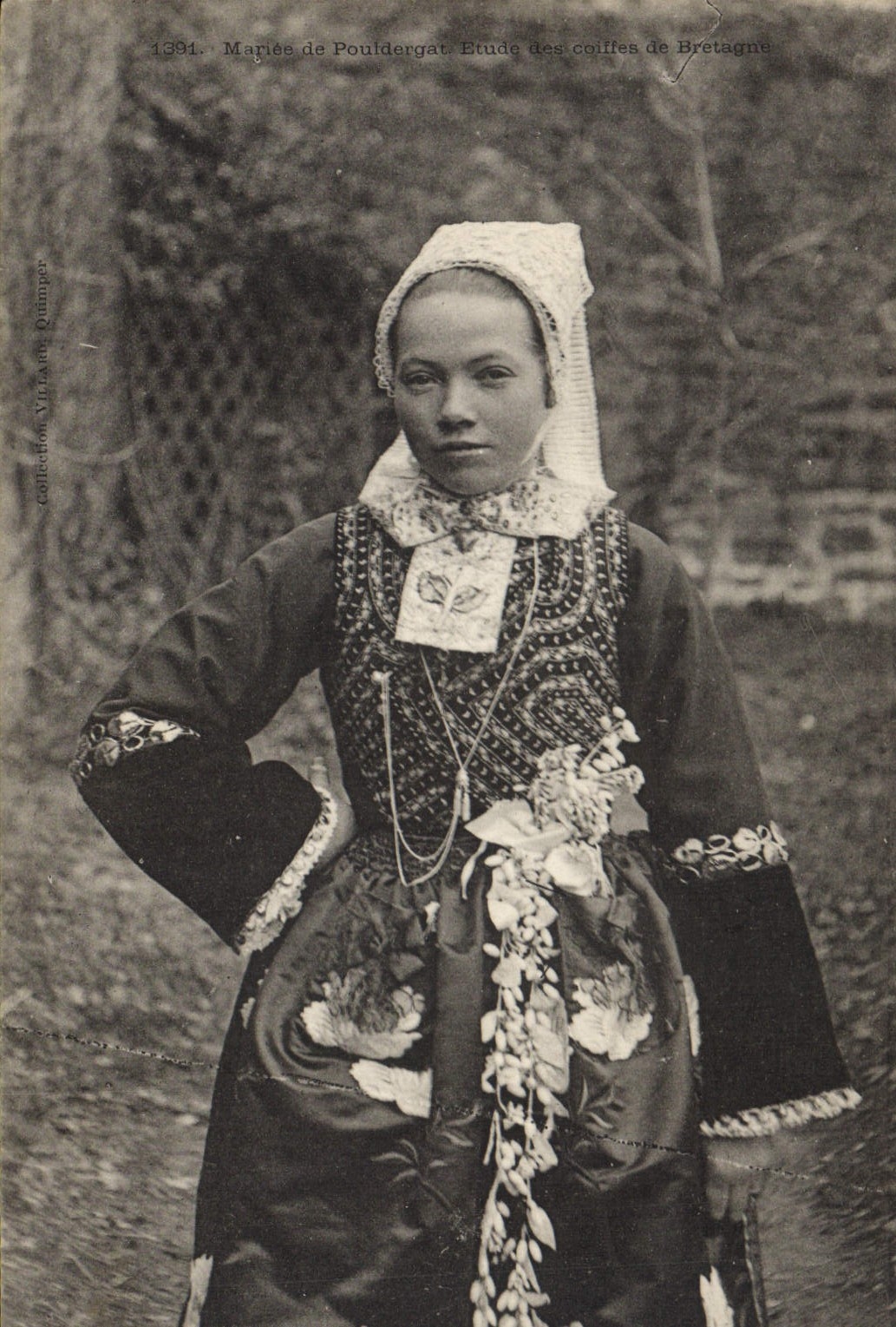 CPA Folklore Mariee de Pouldergat Mariage 