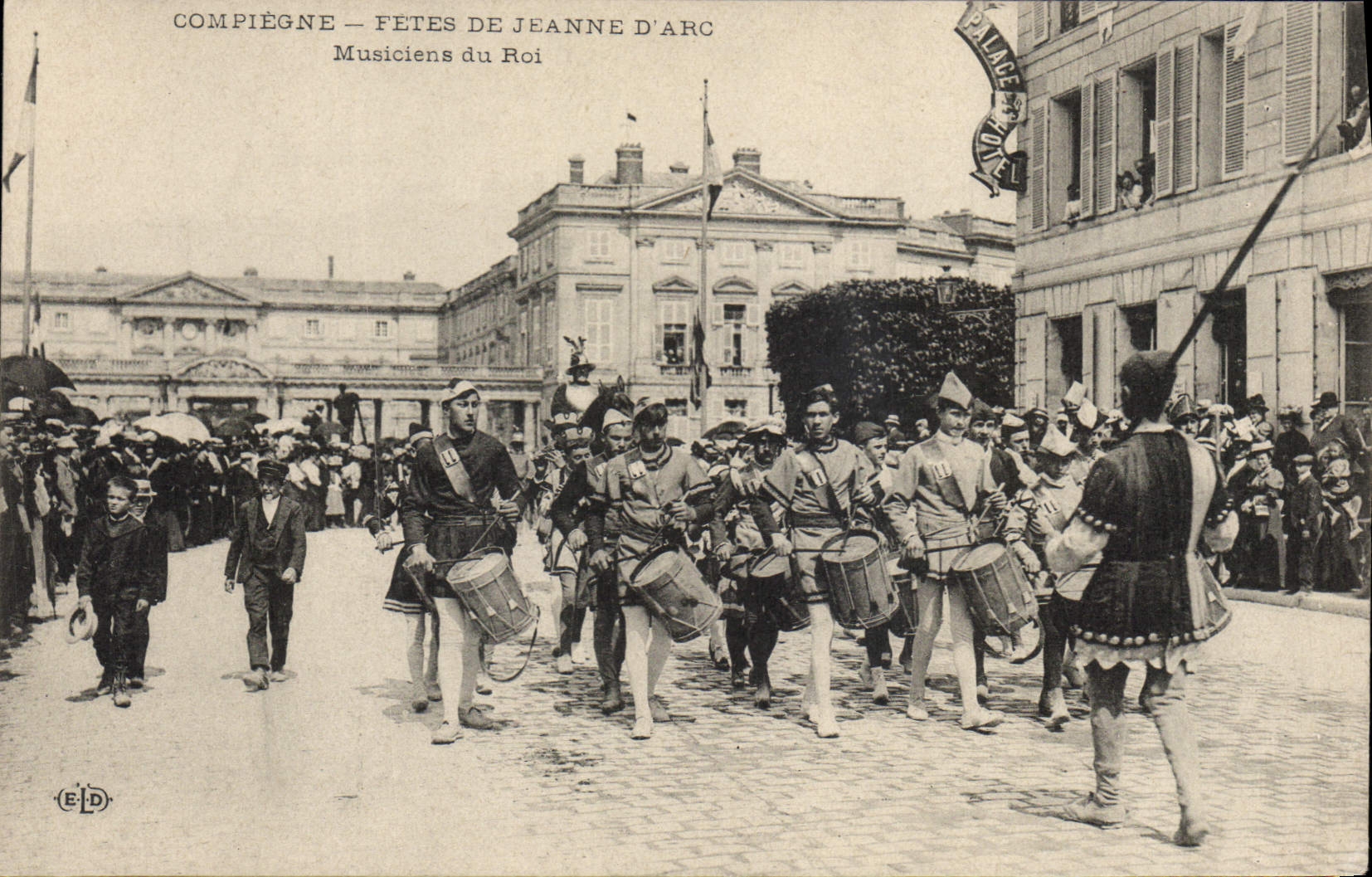 CPA Compiegne Fetes de Jeanne d'Arc Musiciens du roi