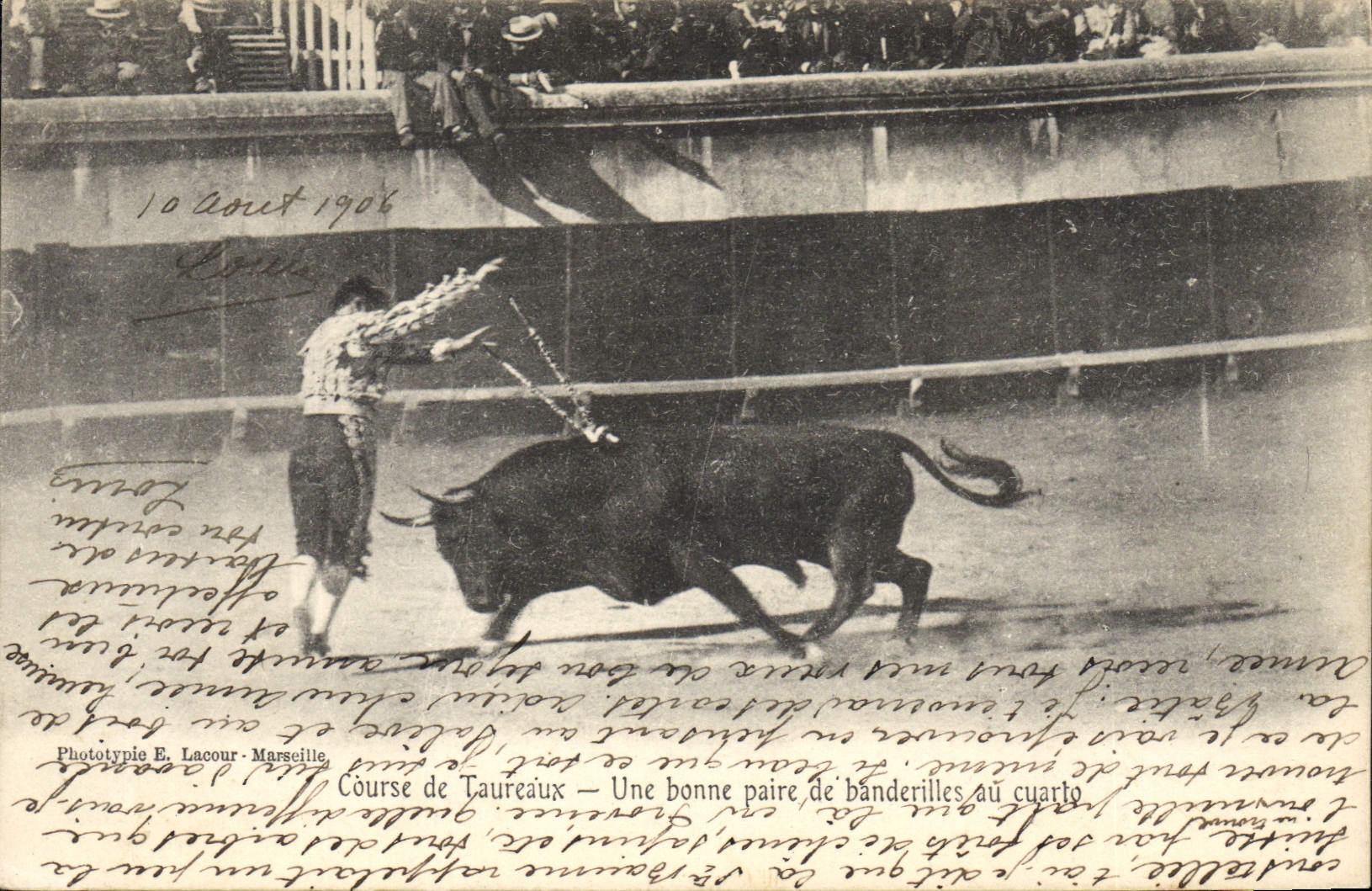 CPA Corrida Course de taureaux Une bonne paire de banderilles au cuarto