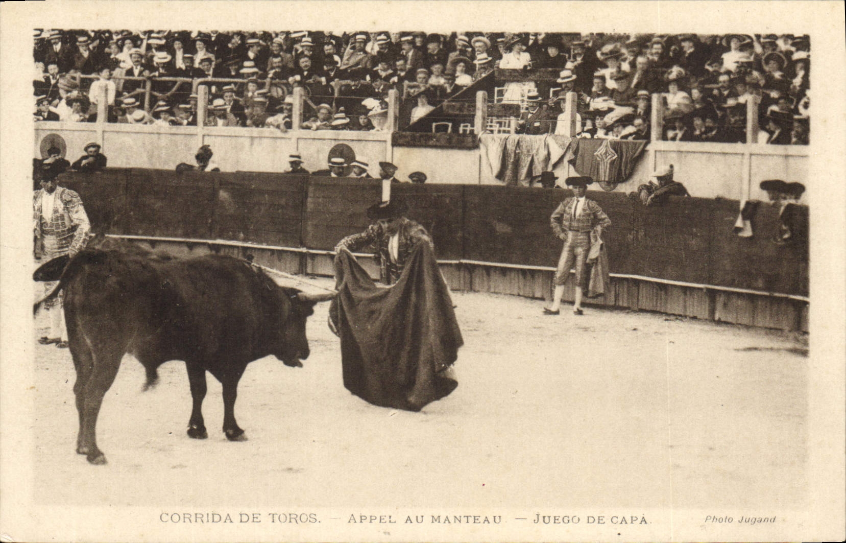CPA Corrida Course de taureaux Appel au manteau 