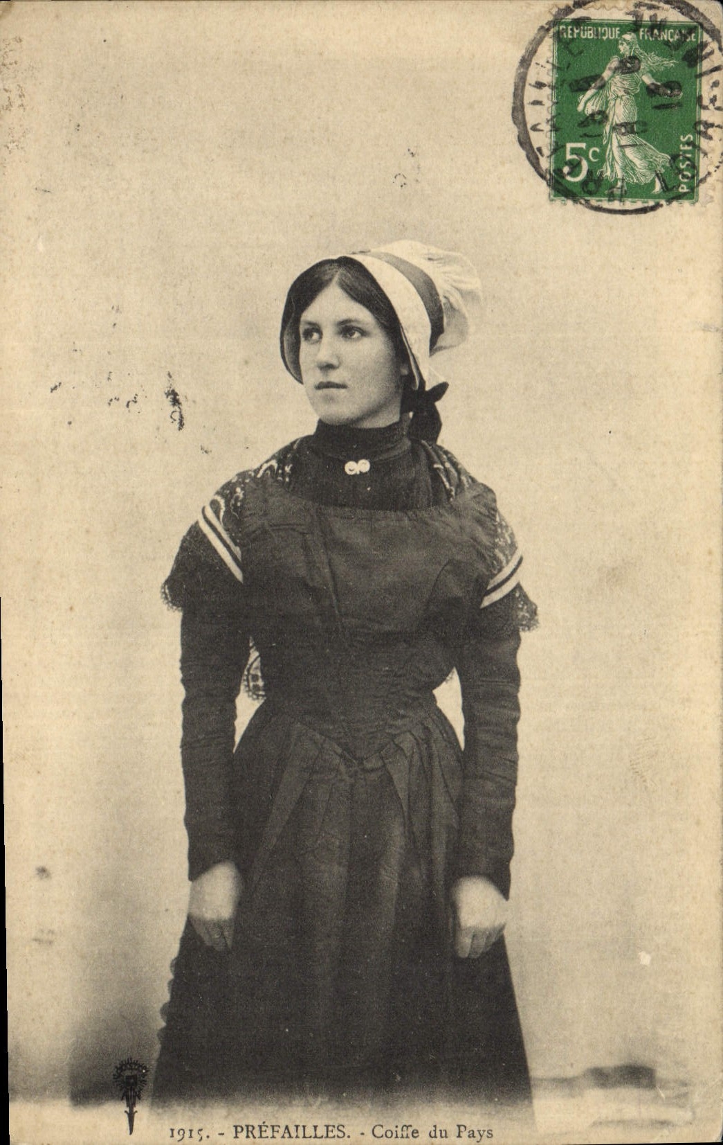 CPA Folklore Prefailles Coiffe du pays 