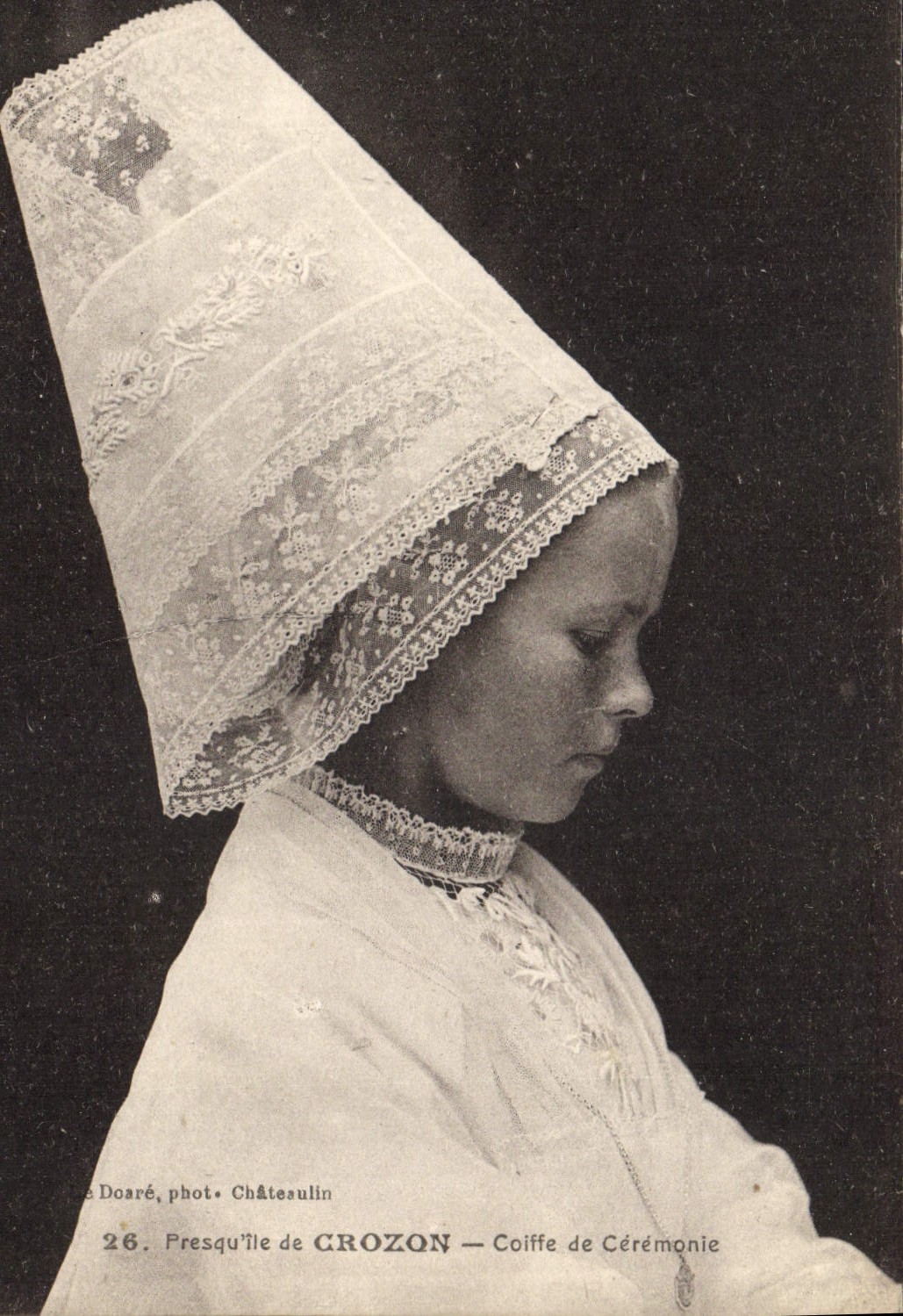 CPA Folklore Presqu'ile de Crozon Coiffe de ceremonie 