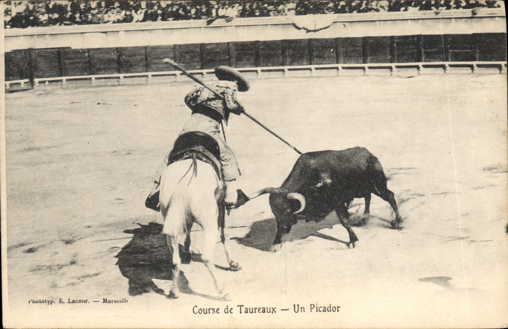 CPA Corrida Course de taureaux Un picador 