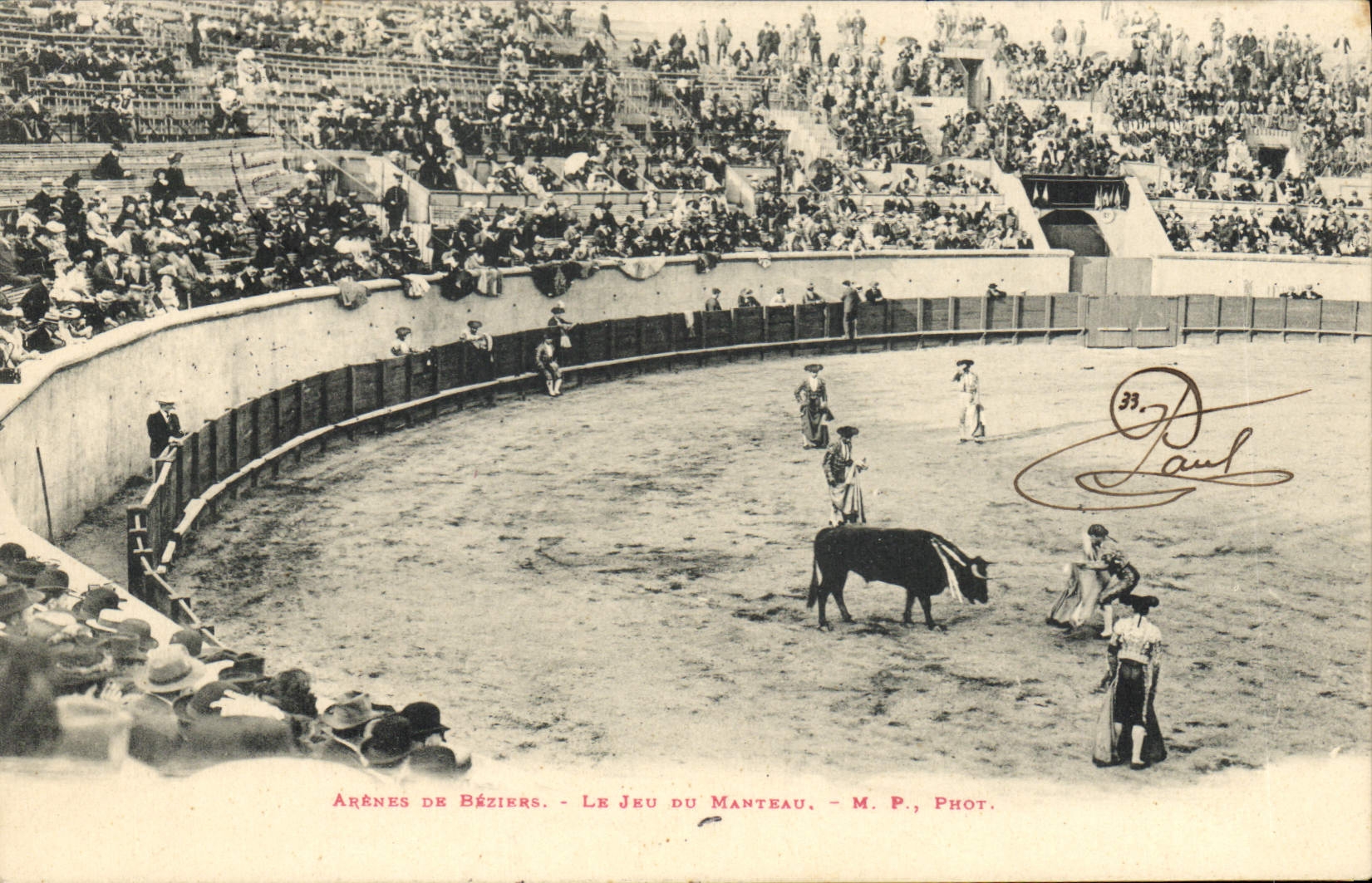 CPA Corrida Course de taureaux Arenes de Beziers Le jeu du manteau 