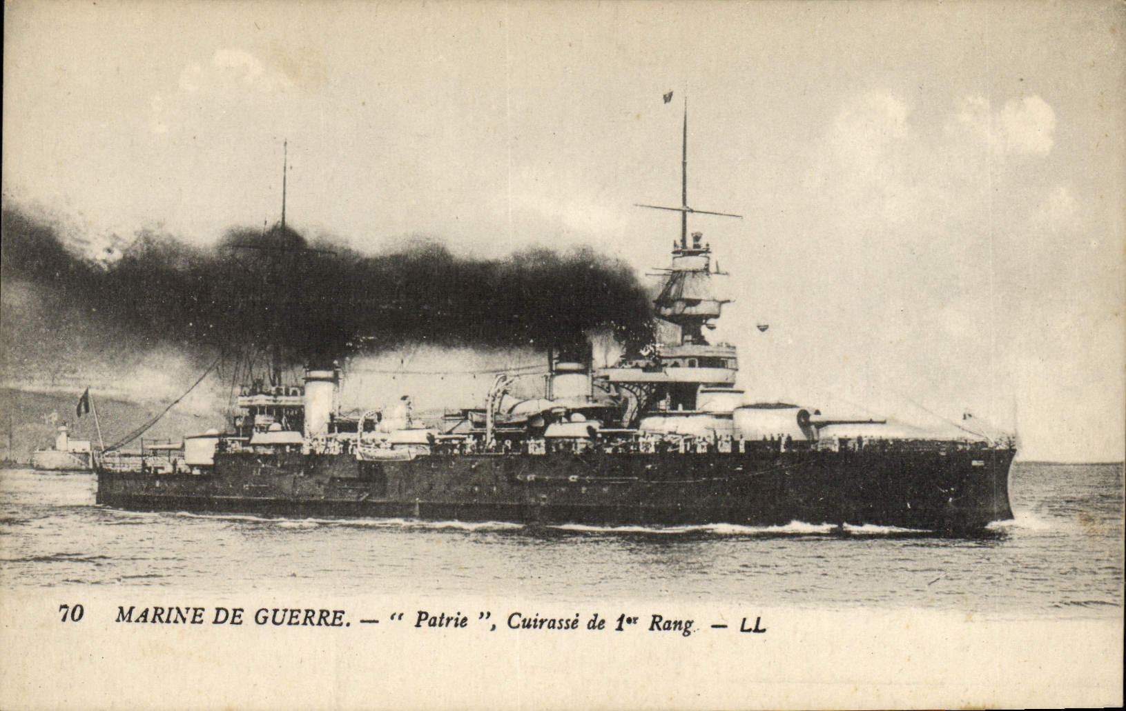 CPA Bateau de Guerre Patrie Cuirasse de 1er rang