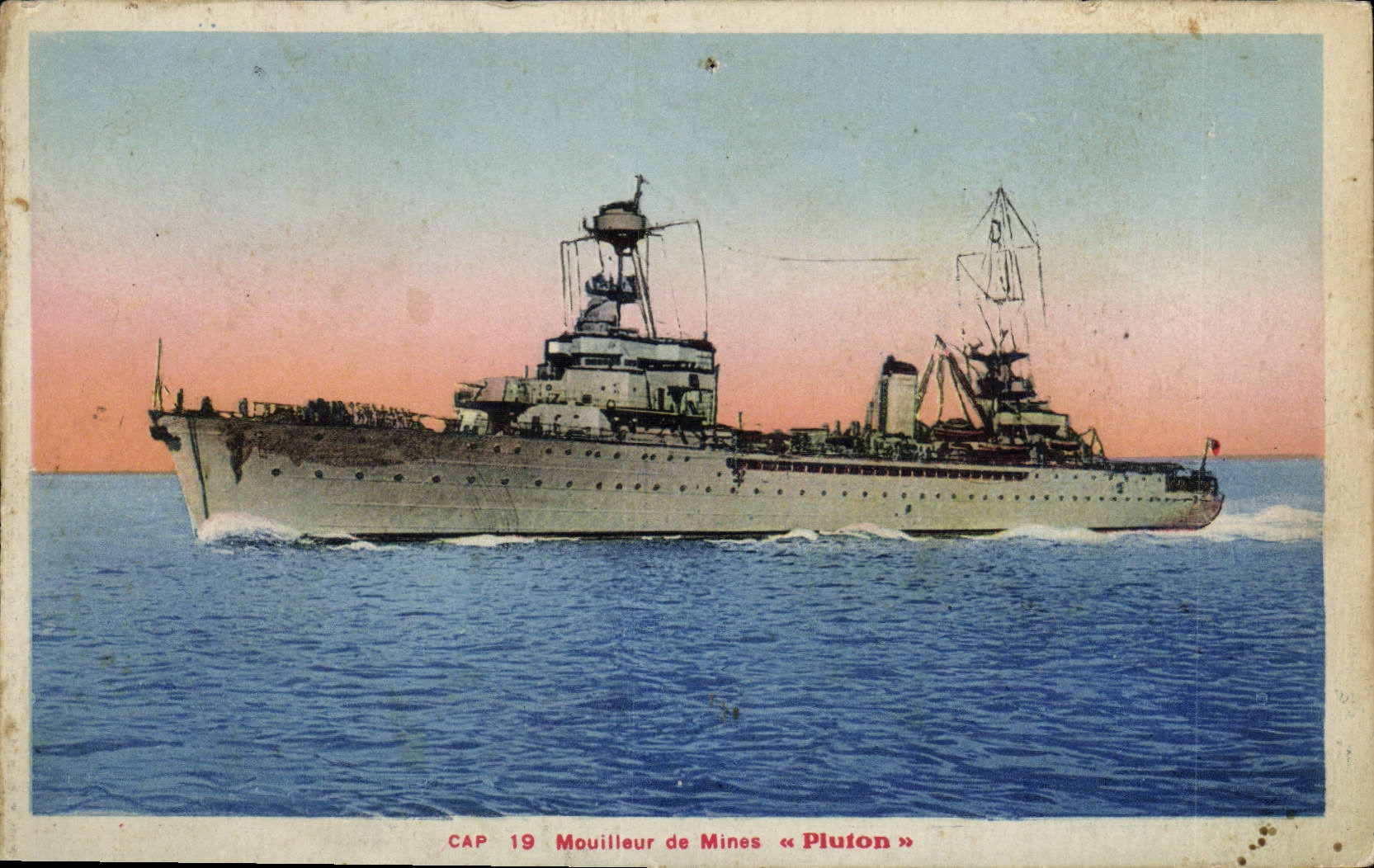 CPA Bateau de Guerre Mouilleur de mines Pluton