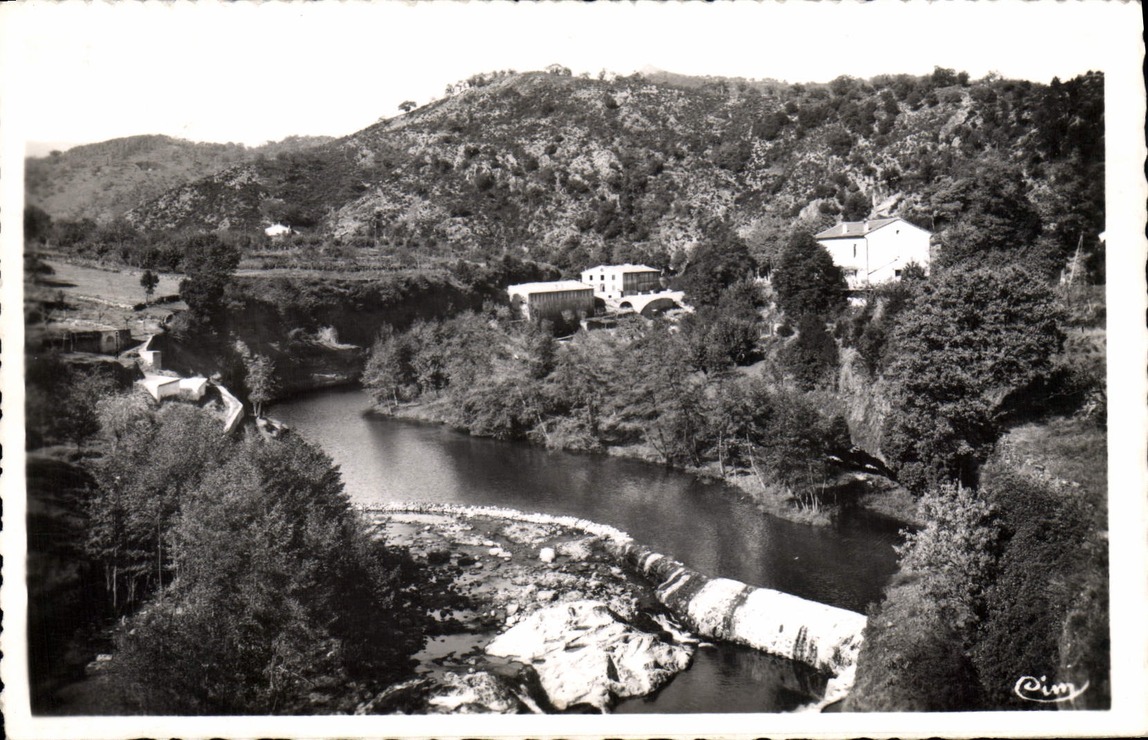 CPM Neyrac les Bains Vallee de l'Ardeche et usines de soie 