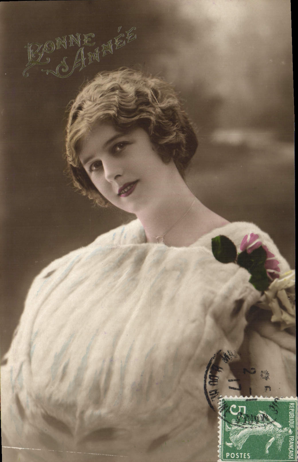 CPA Fantaisie Femme Fourrure 