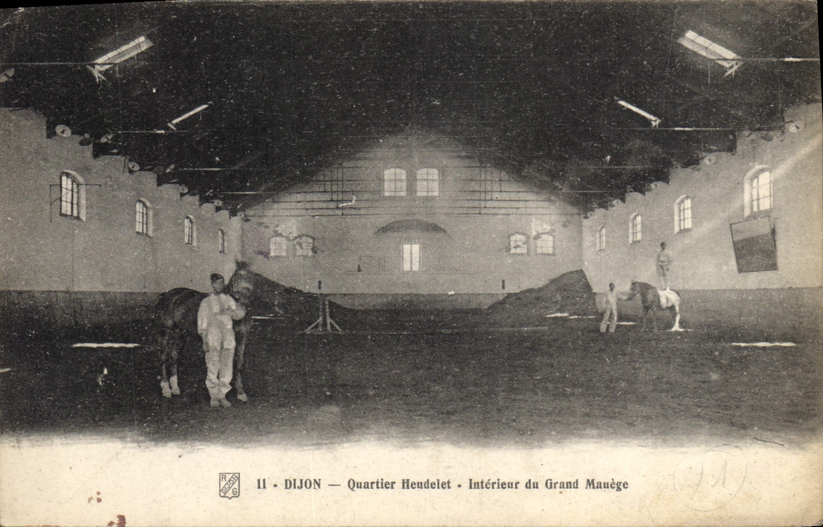 Postal Caballo Equitación Hípica Dijon Barrio Heudelet Interior de la gran noria