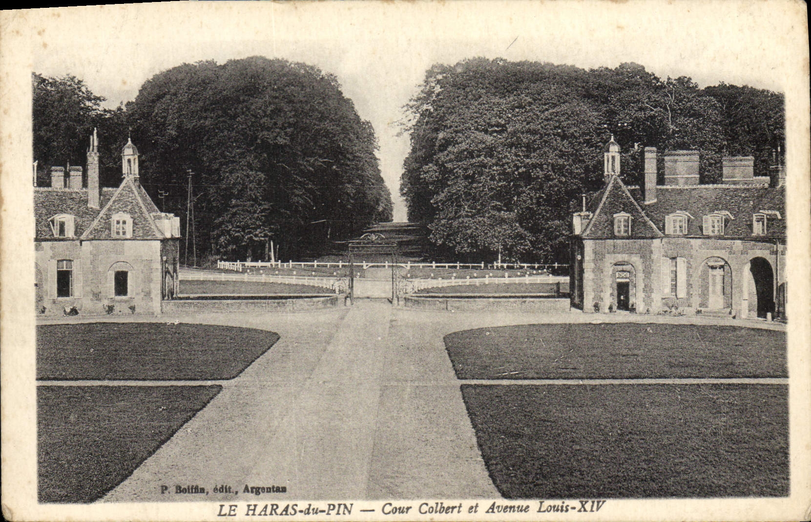 CPA Cheval Equitation Hippisme Le Haras du Pin Cour Colbert et Avenue Louis XIV