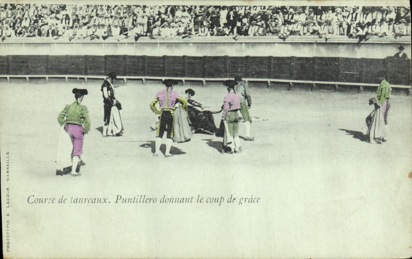 CPA Corrida Course de taureaux Puntillero donnant un coup de grace