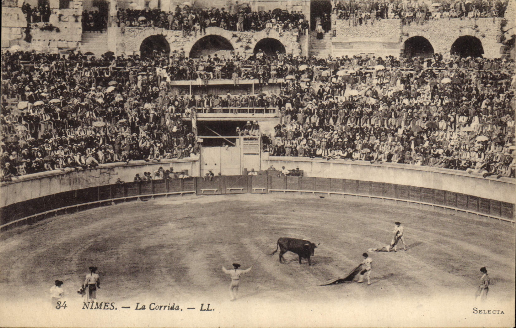 CPA Corrida Course de taureaux Nimes La corrida