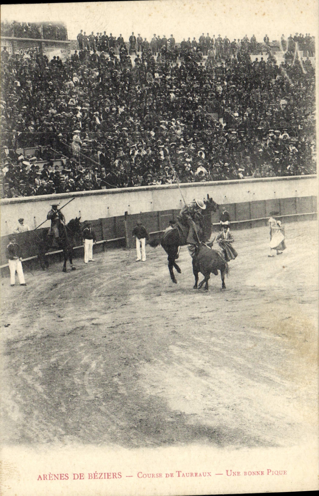 CPA Corrida Course de taureaux Arenes de Beziers Une bonne pique