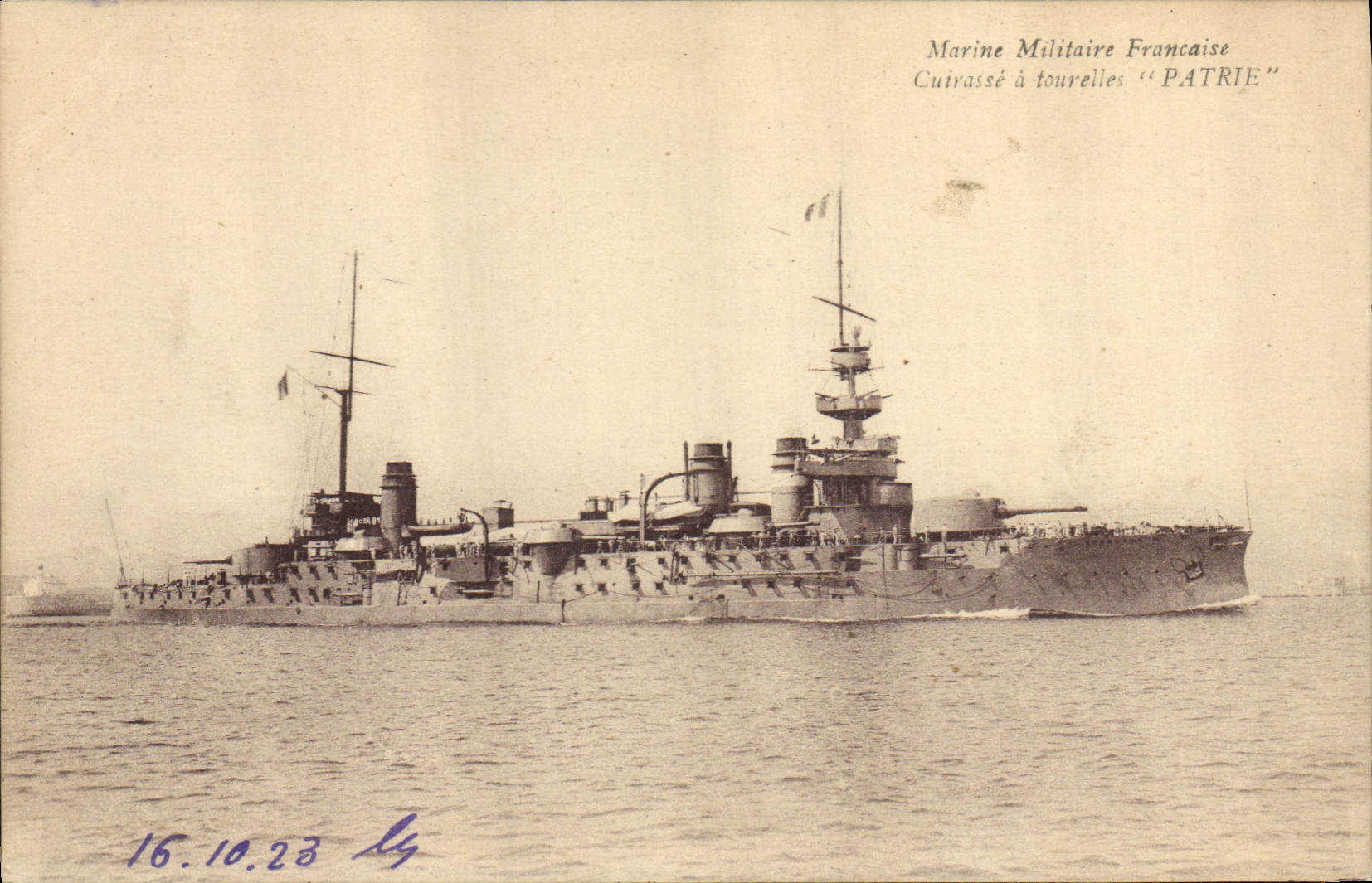 CPA Bateau de Guerre Cuirasse a tourelles Patrie