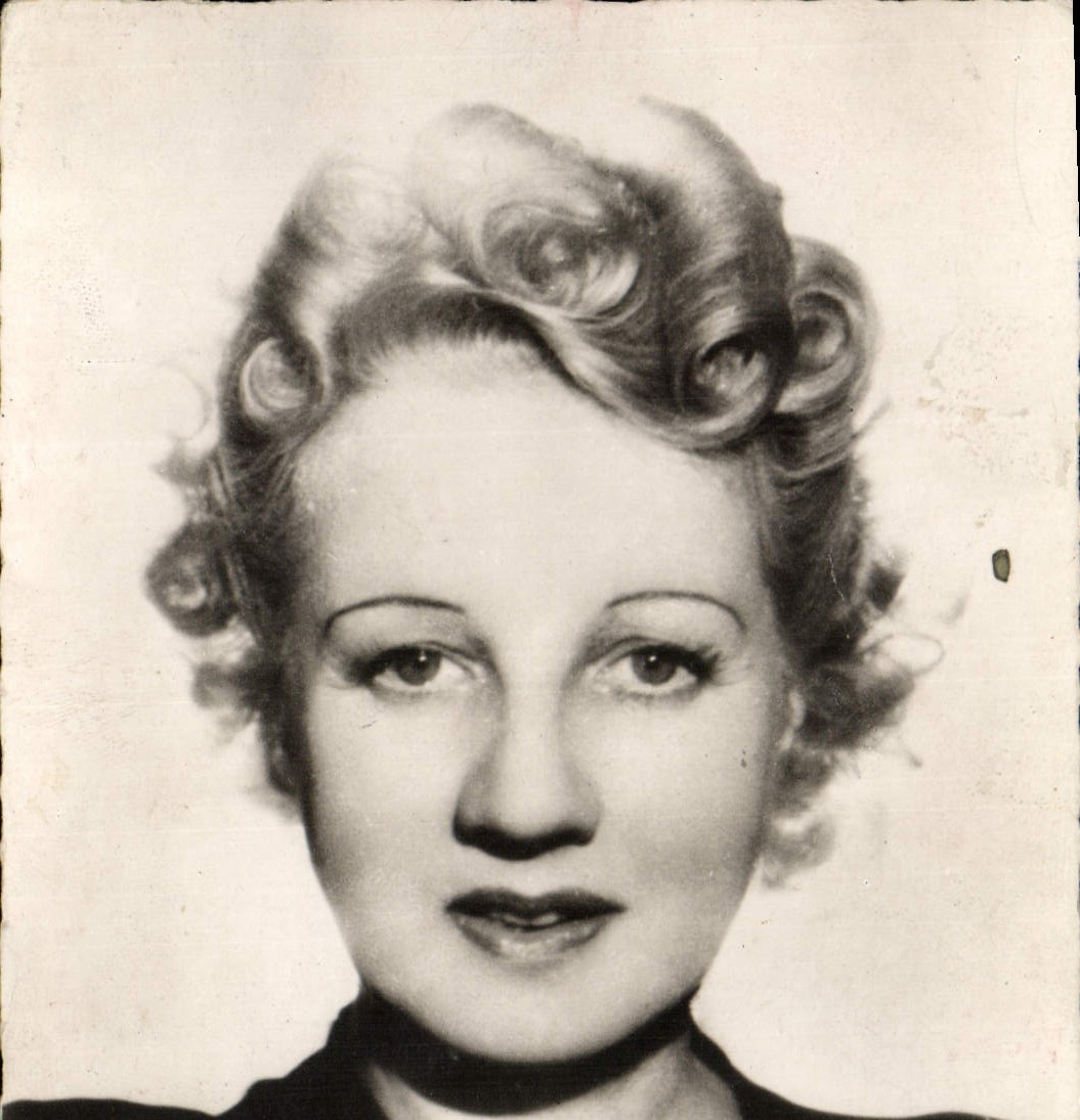 CPM Cinema Huguette Duflos 
