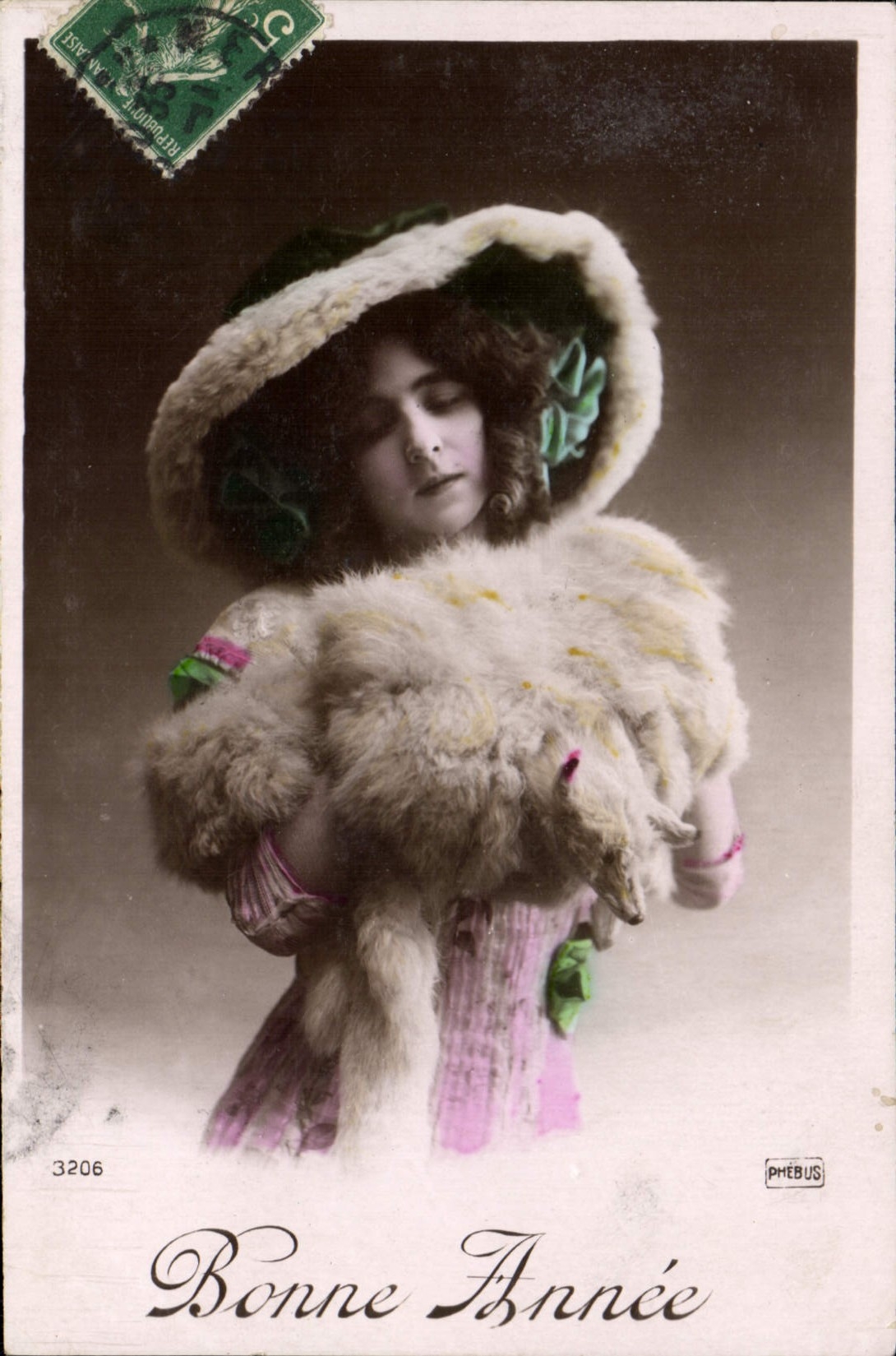 CPA Fantaisie Femme Fourrure 