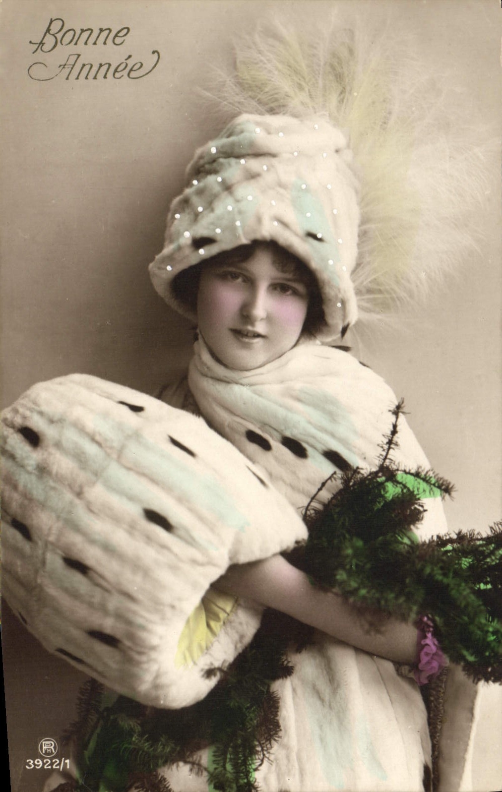 CPA Fantaisie Femme Fourrure 