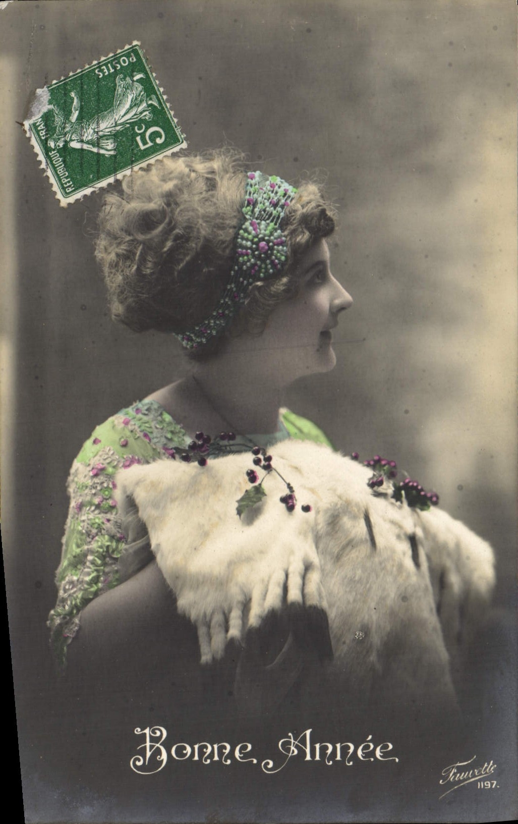 CPA Fantaisie Femme Fourrure 