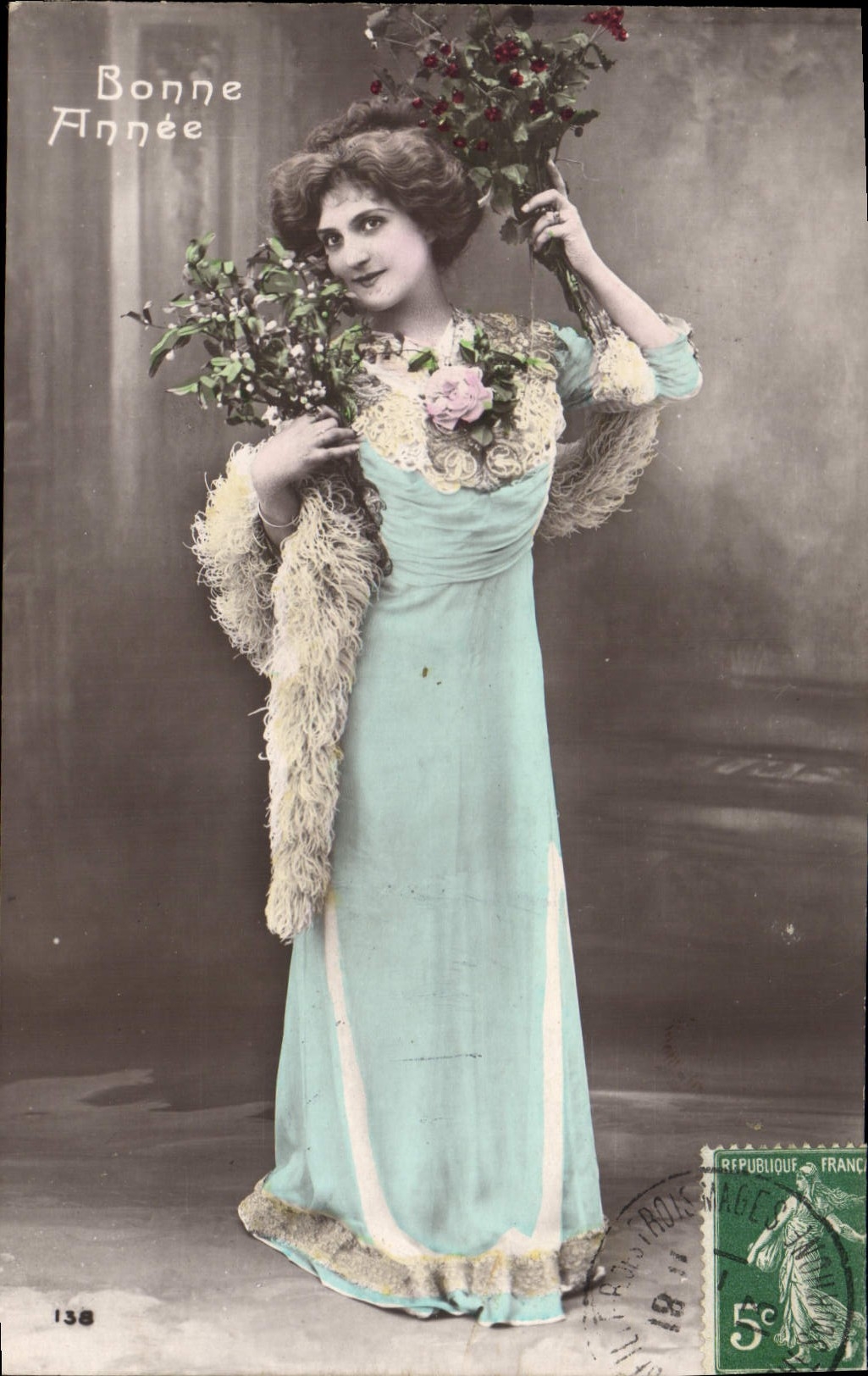 CPA Fantaisie Femme Fourrure 