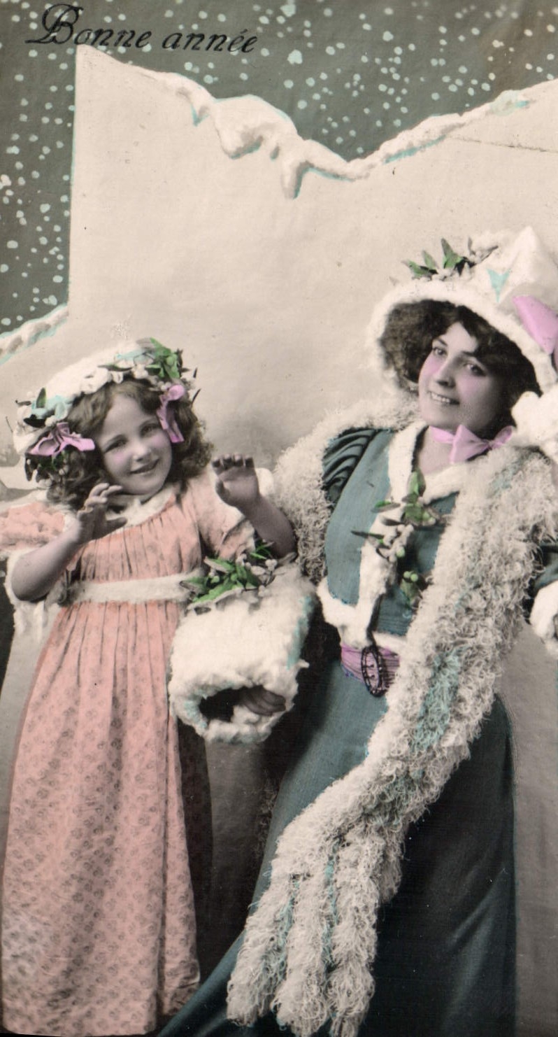 CPA Fantaisie Femme Fourrure Enfant 