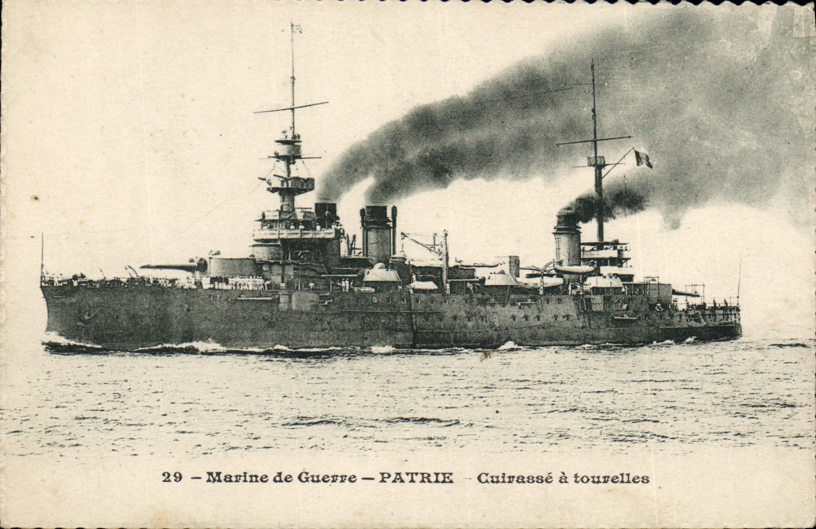 CPA Bateau de Guerre Patrie Cuirasse a tourelles 