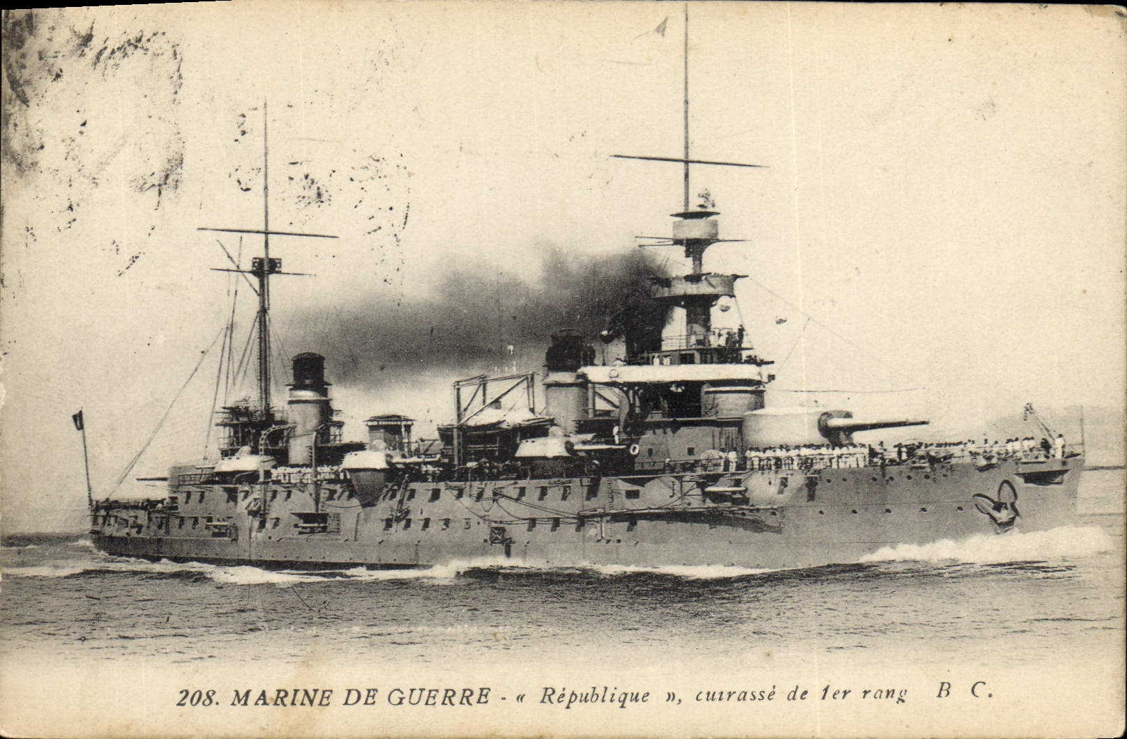 CPA Bateau de Guerre Republique cuirasse de 1er rang 