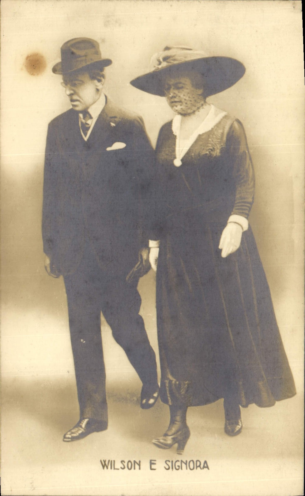 Vintage Postcard Wilson E Signora