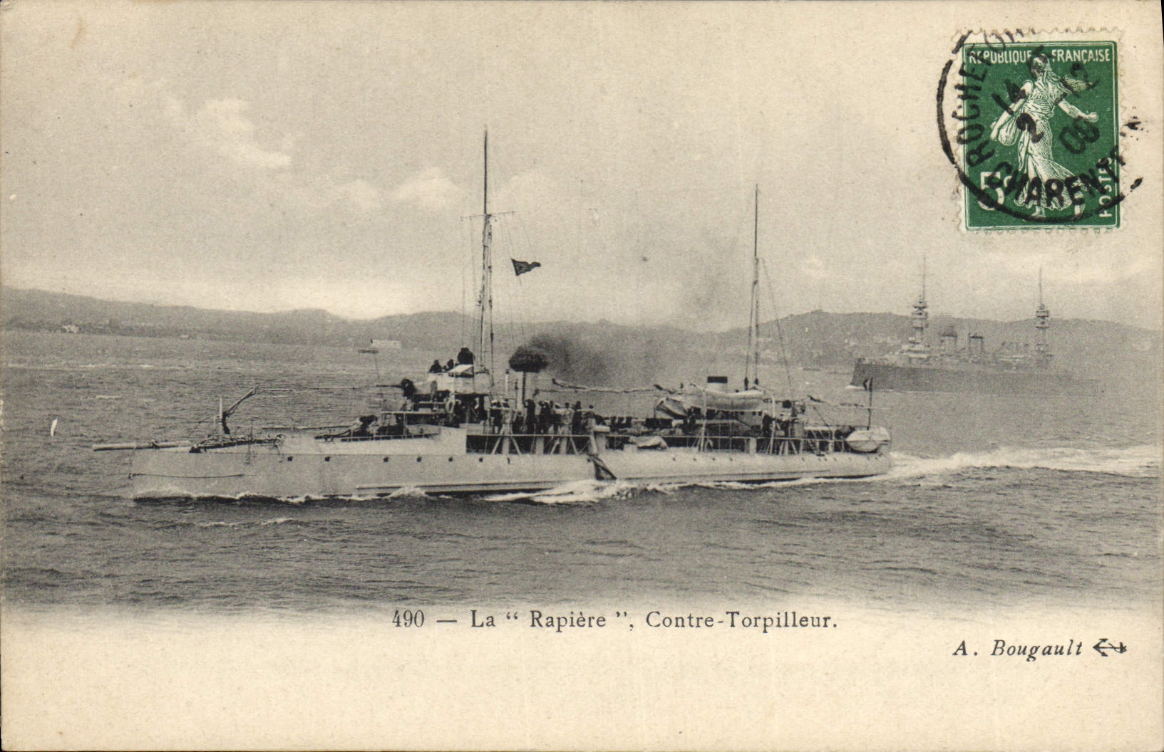 CPA Bateau de Guerre La Rapiere Contre Torpilleur 