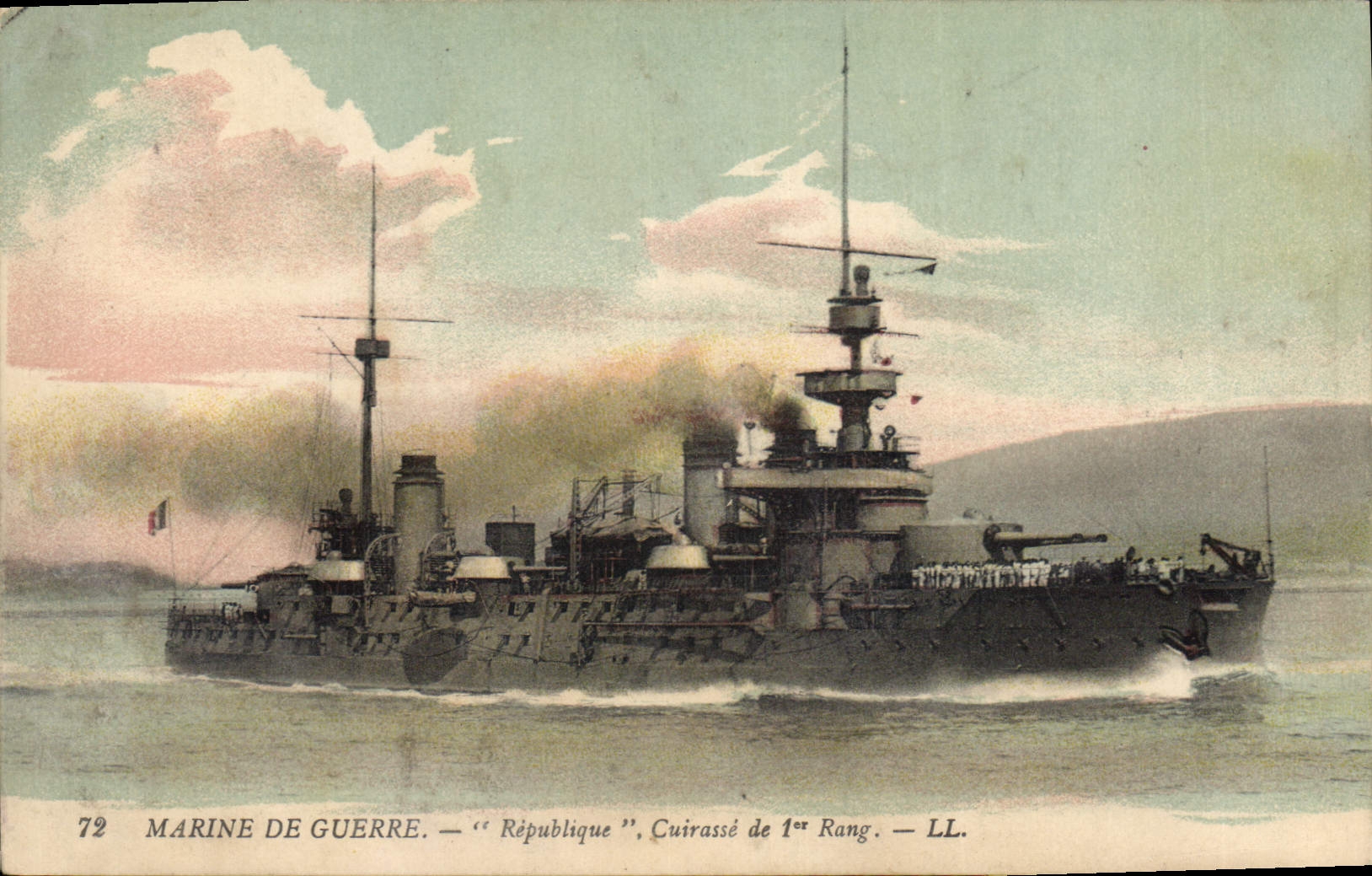 CPA Bateau de Guerre Republique Cuirasse de 1er rang 