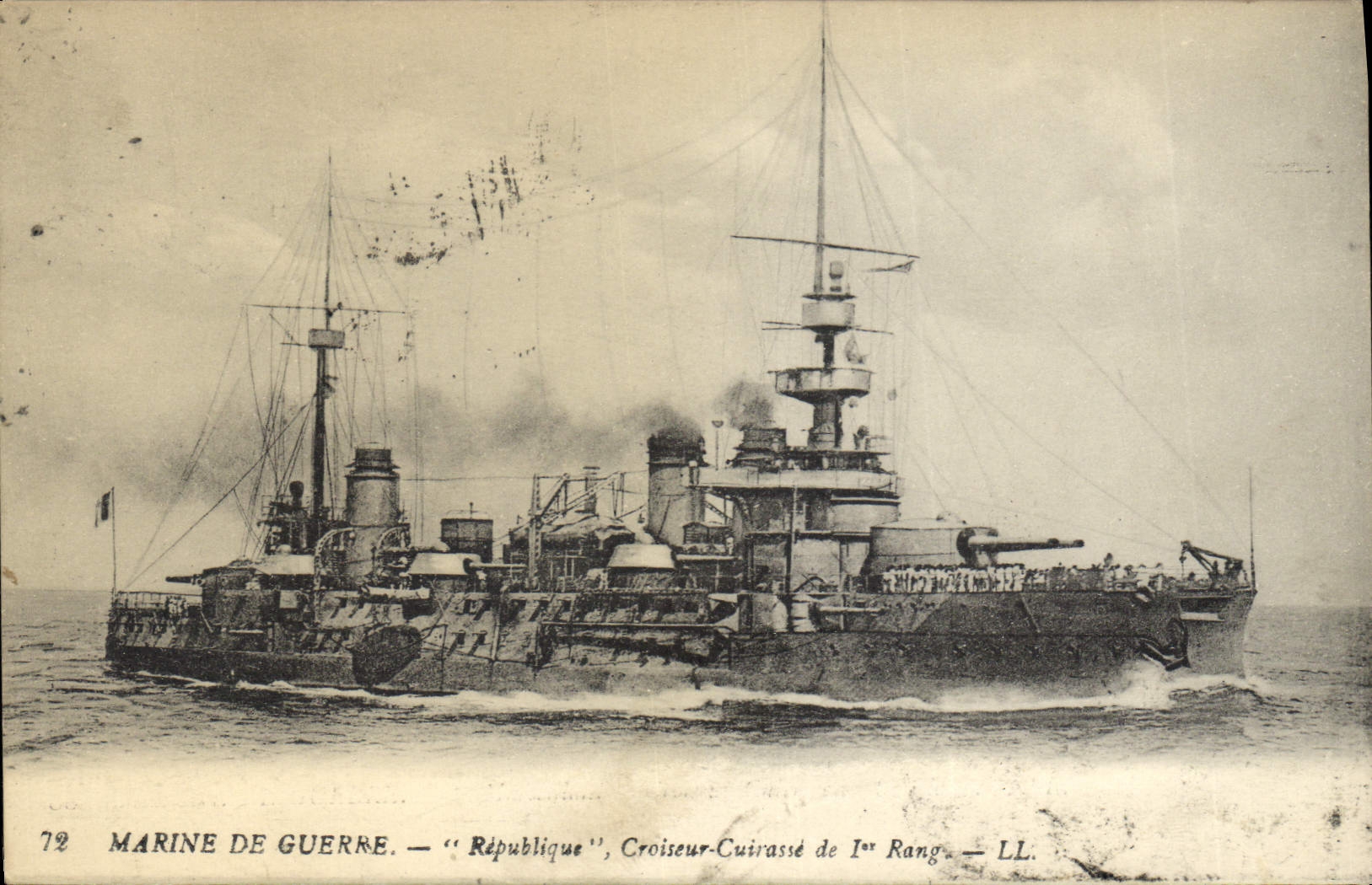 CPA Bateau de Guerre Republique Croiseur Cuirasse de 1er rang 