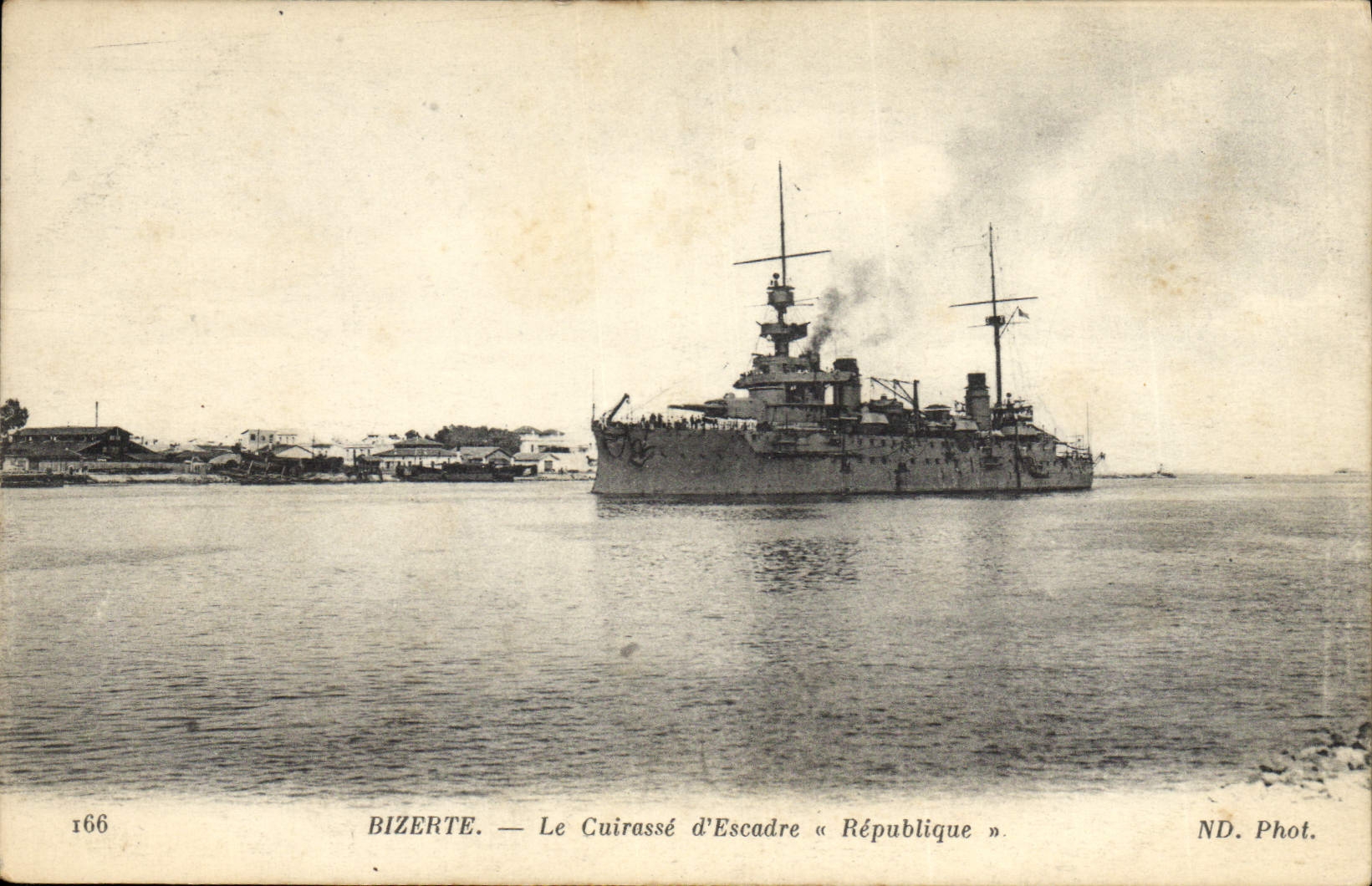 CPA Bateau de Guerre Bizerte Le cuirasse d'escadre Republique 