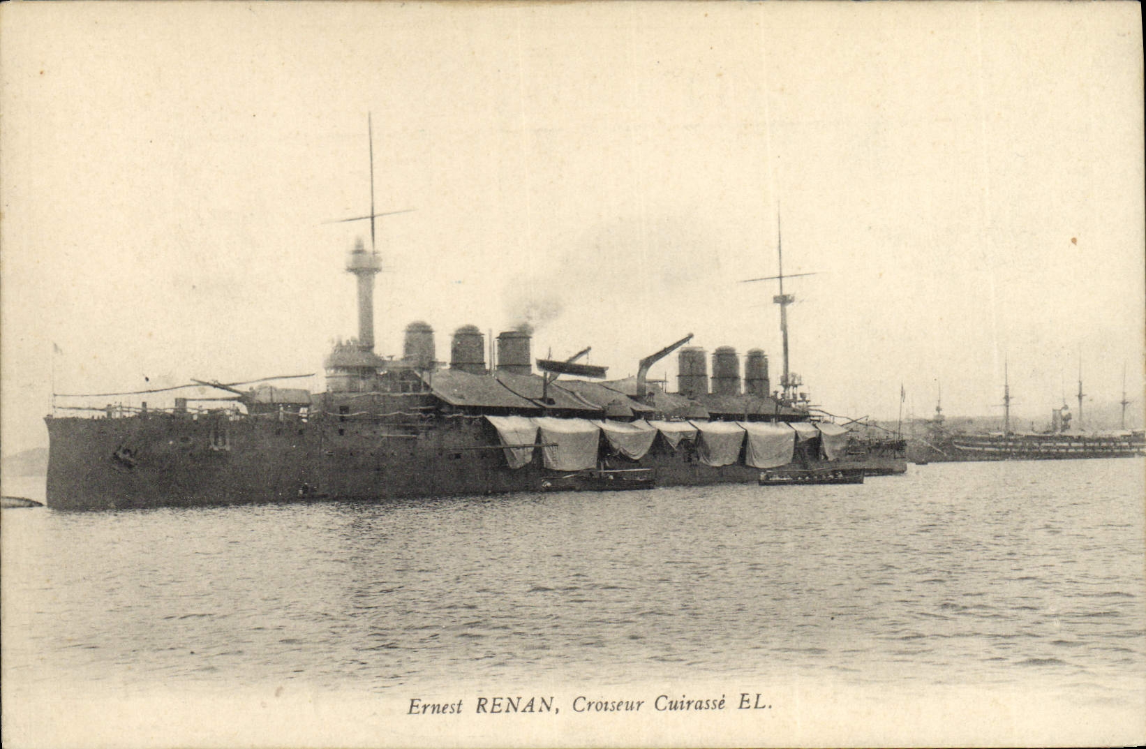 CPA Bateau de Guerre Ernest Renan Croiseur Cuirasse 