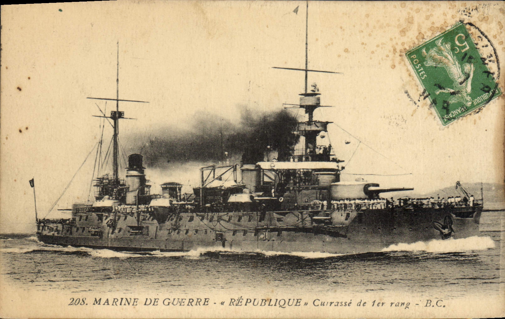 CPA Bateau de Guerre Republique Cuirasse de 1er rang 
