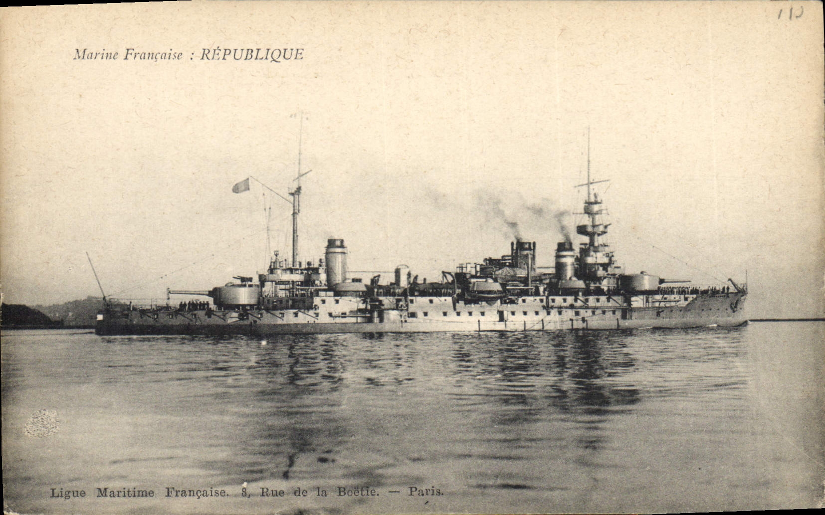 CPA Bateau de Guerre Republique 