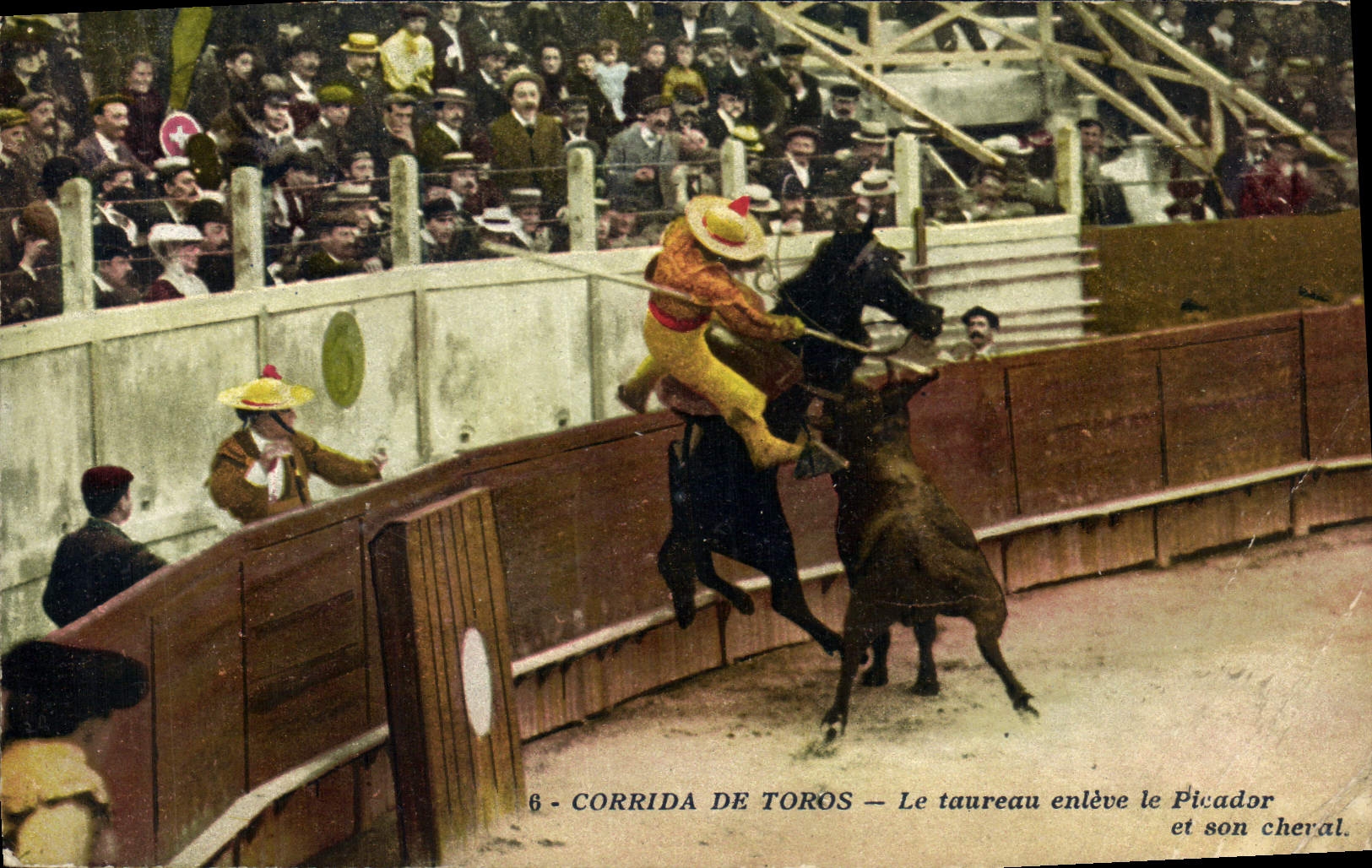 CPA Corrida Course de Taureaux Corrida de Toros Le taureau enleve le picador et son cheval 