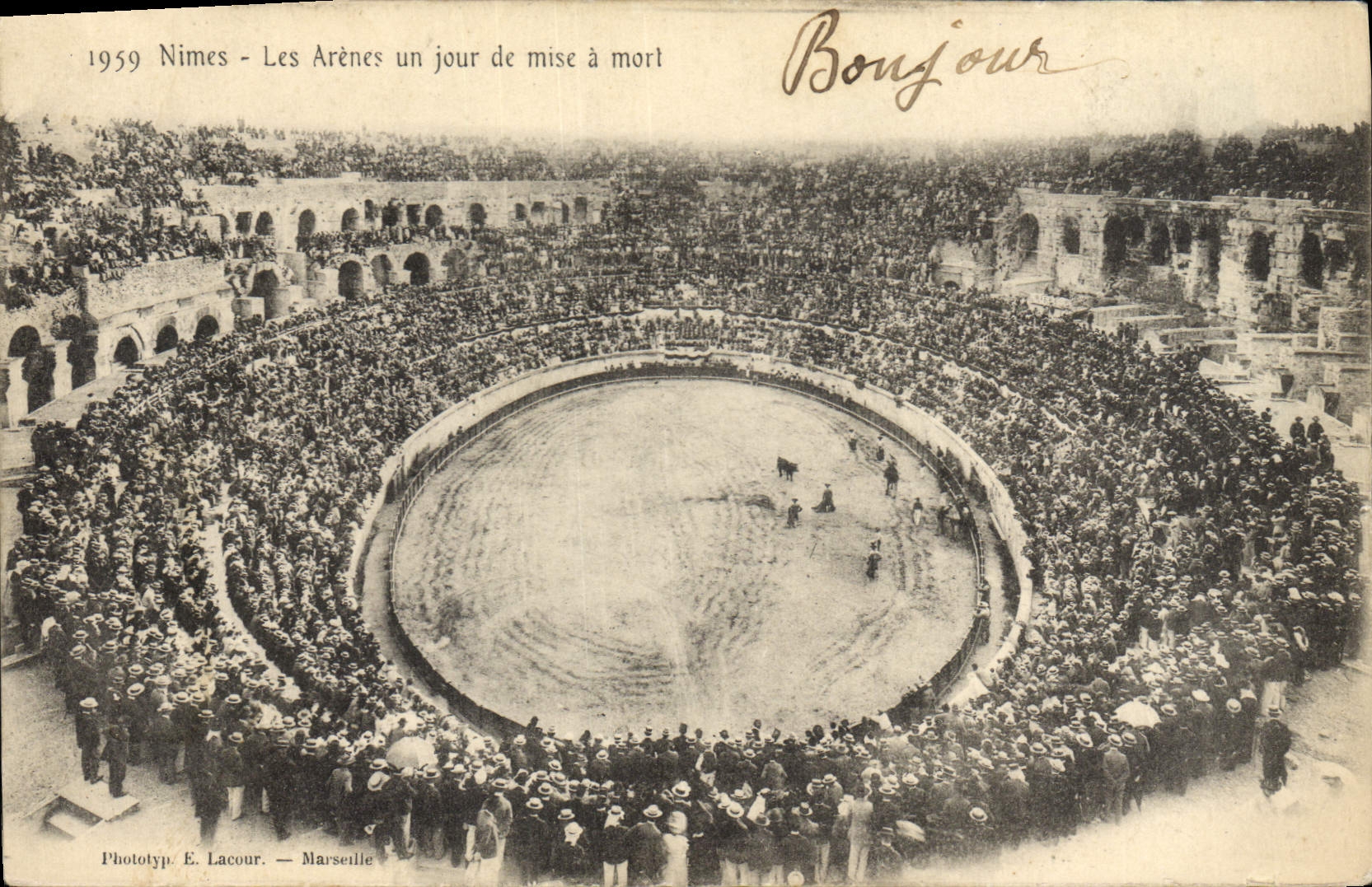 CPA Corrida Course de Taureaux Nimes Les arenes un jour de mise a mort