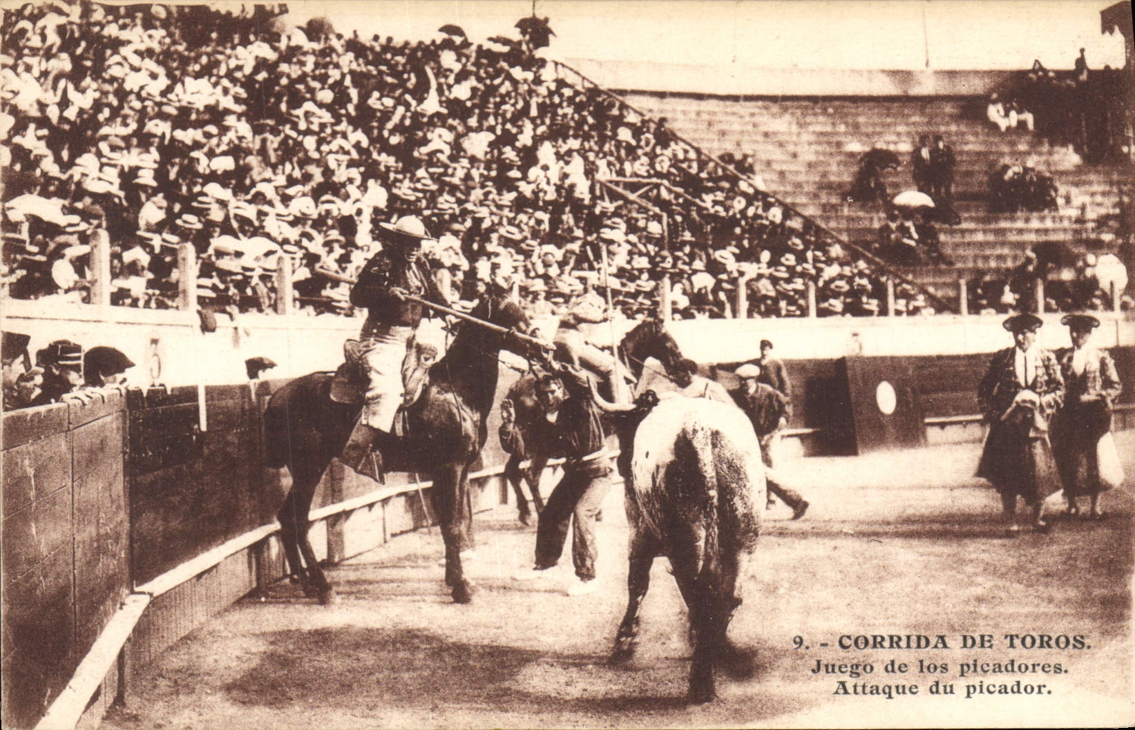 Postal Corrida Curso de Toros Juego de loa picadores