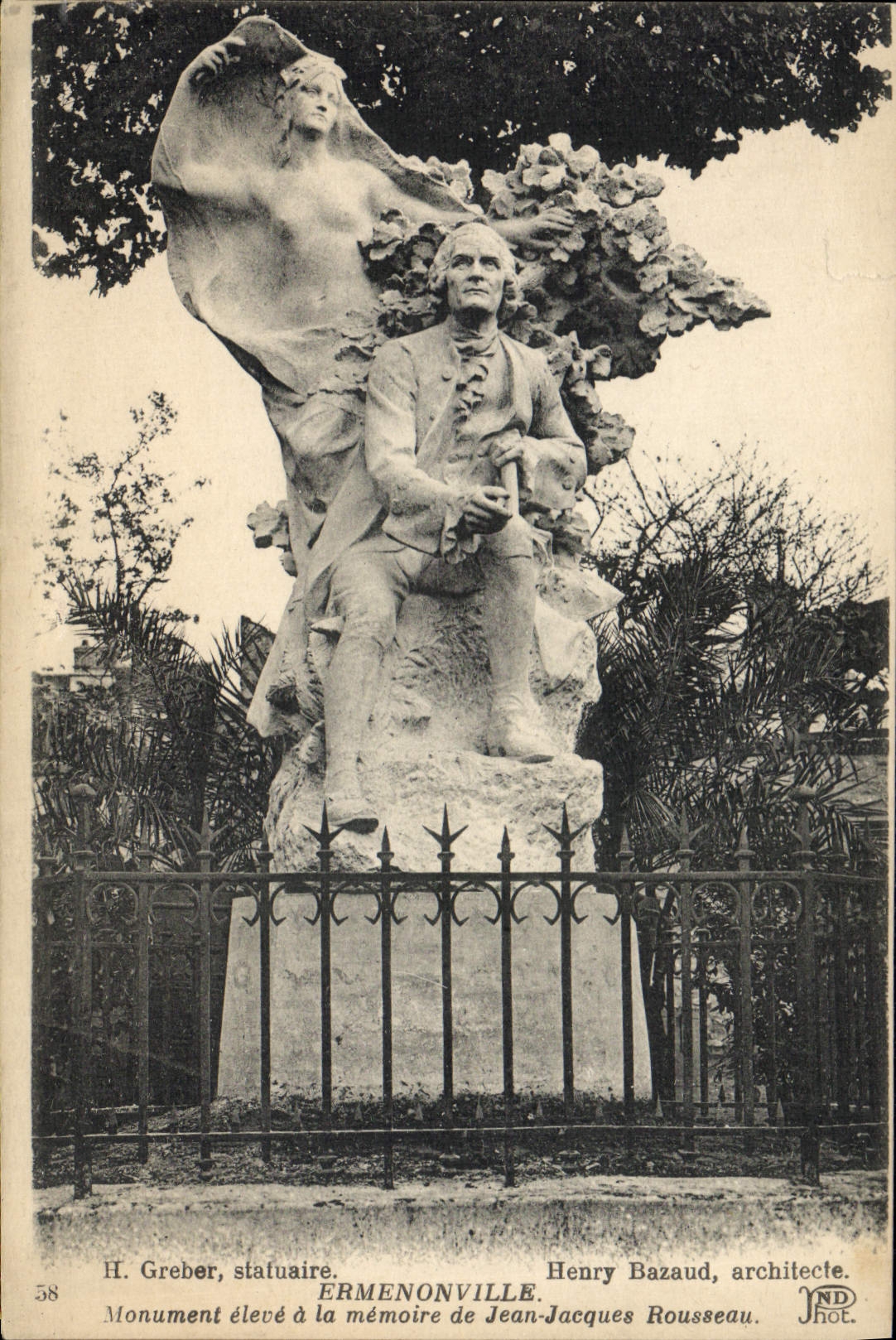 CPA Ermenonville Monument eleve a la memoire de Jean Jacques Rousseau 