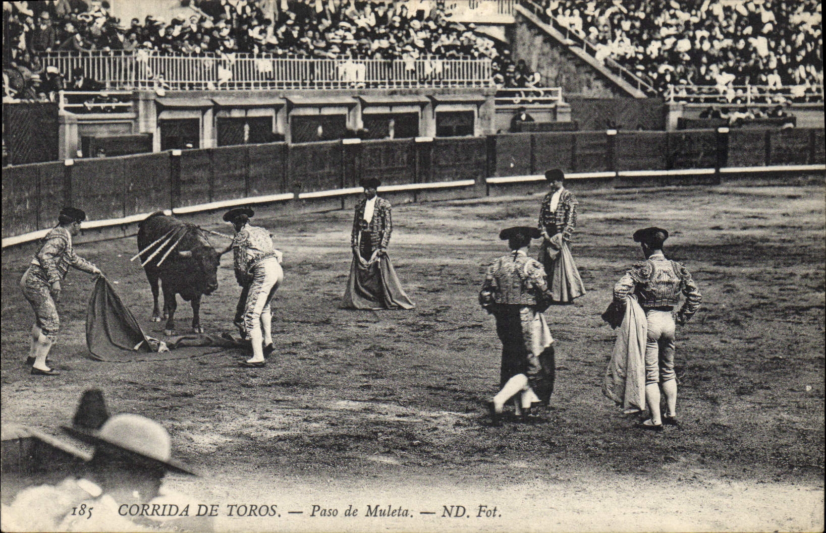 Postal Corrida Curso de toros Paso de muleta