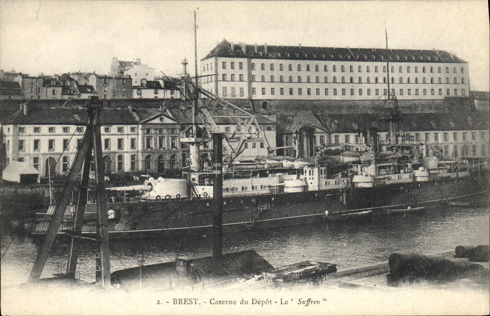 CPA Bateau de Guerre Brest Caserne de depot Le Suffren